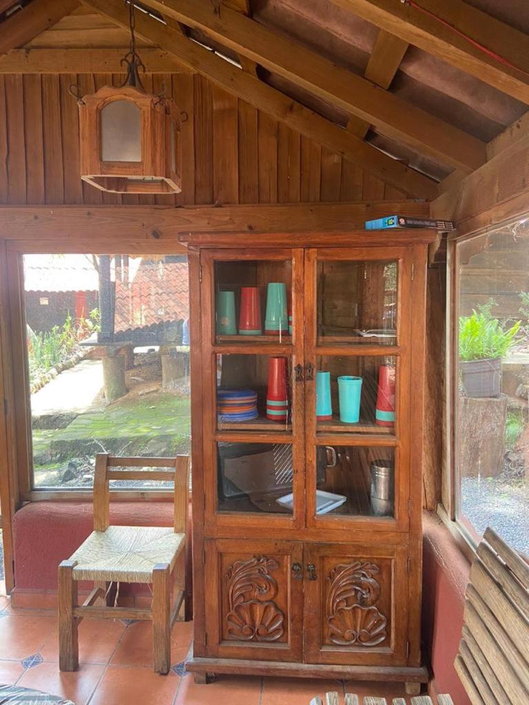 Family Room With Lake View photo 3