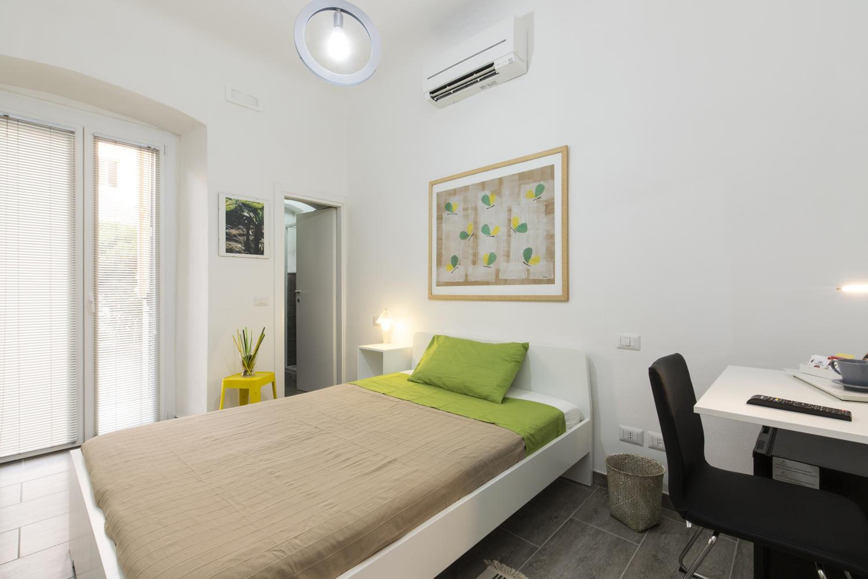 Single Room photo 2