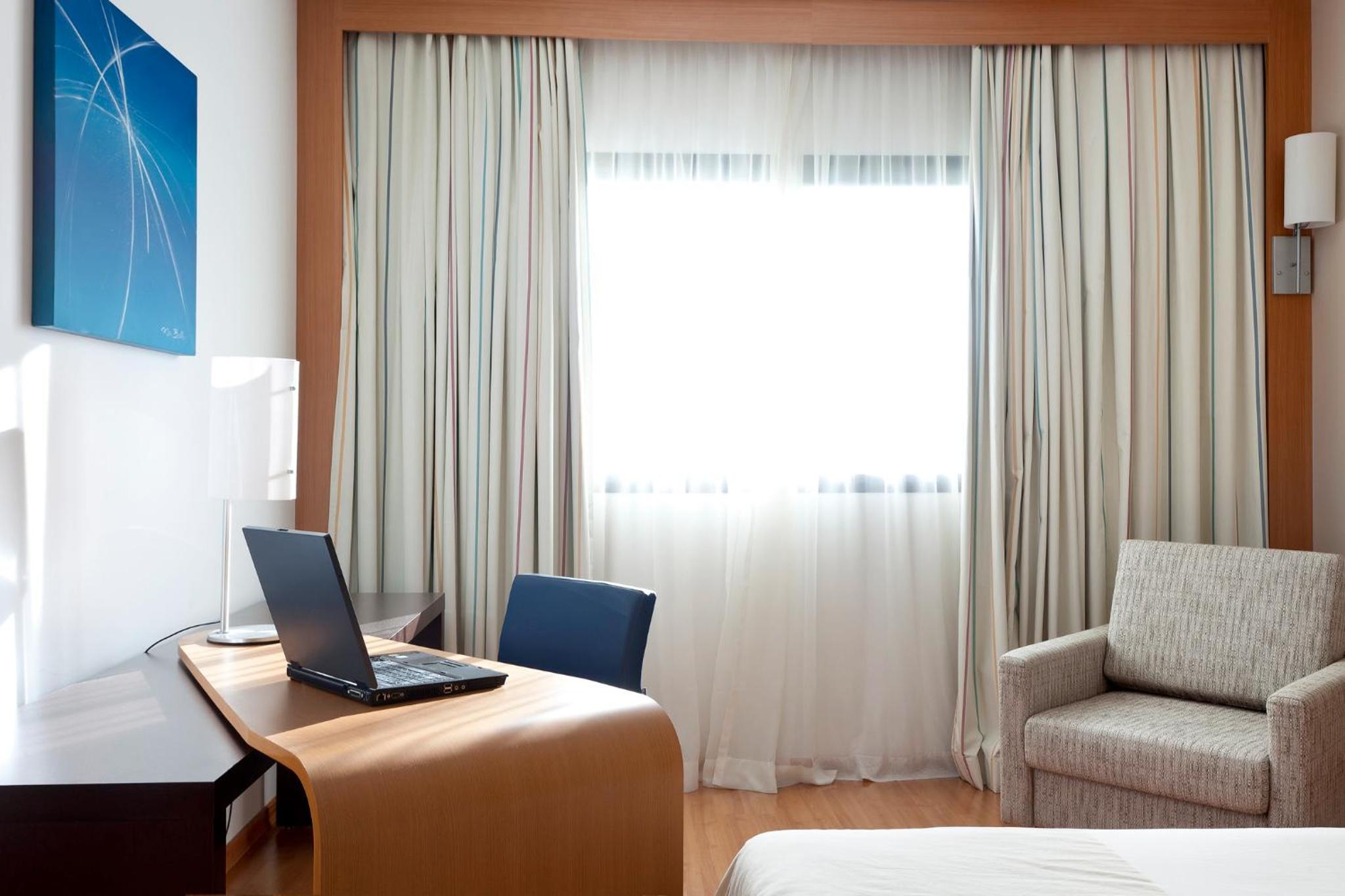 Executive Twin Room - Photo 3