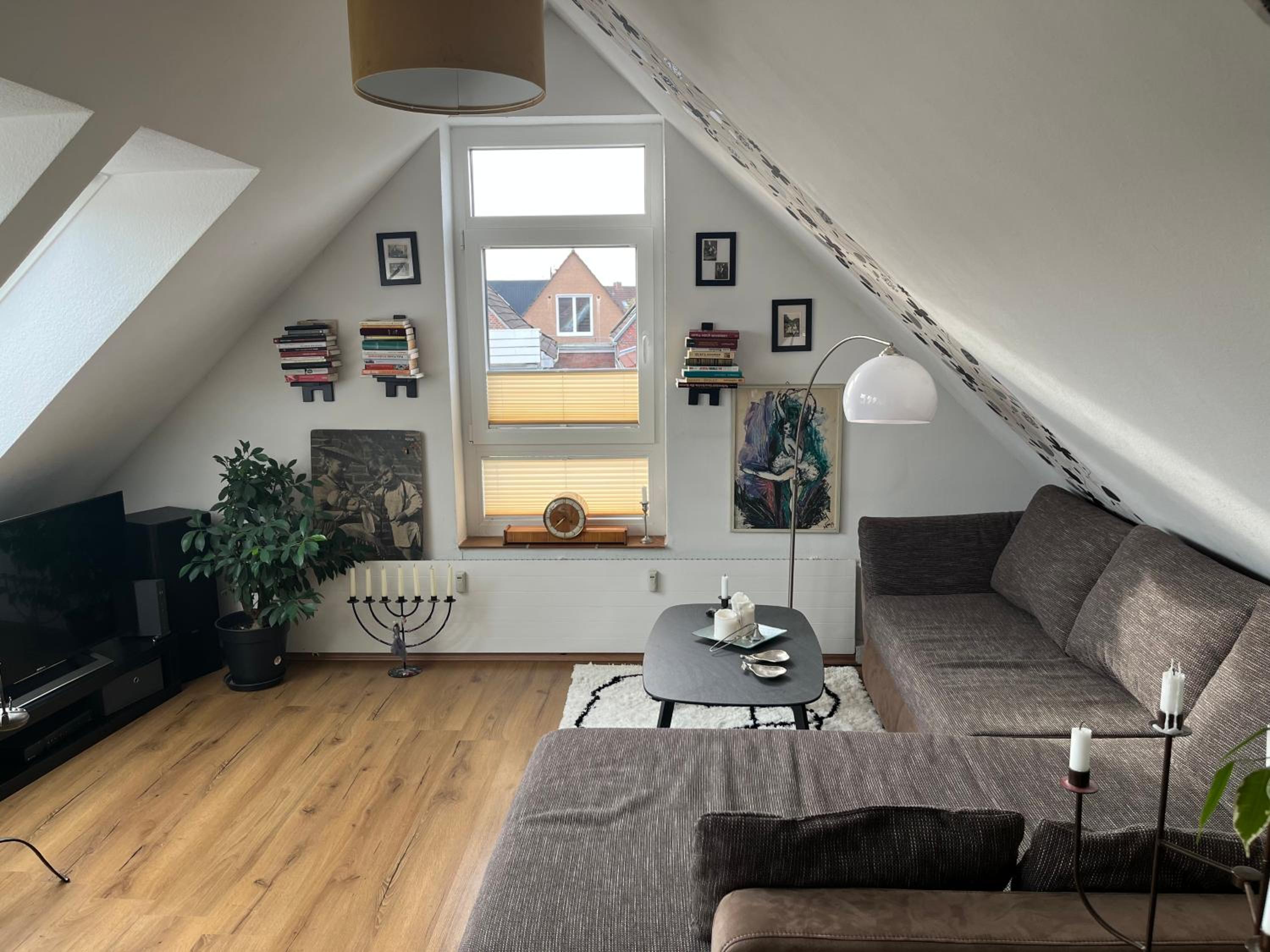 One-Bedroom Apartment photo 1