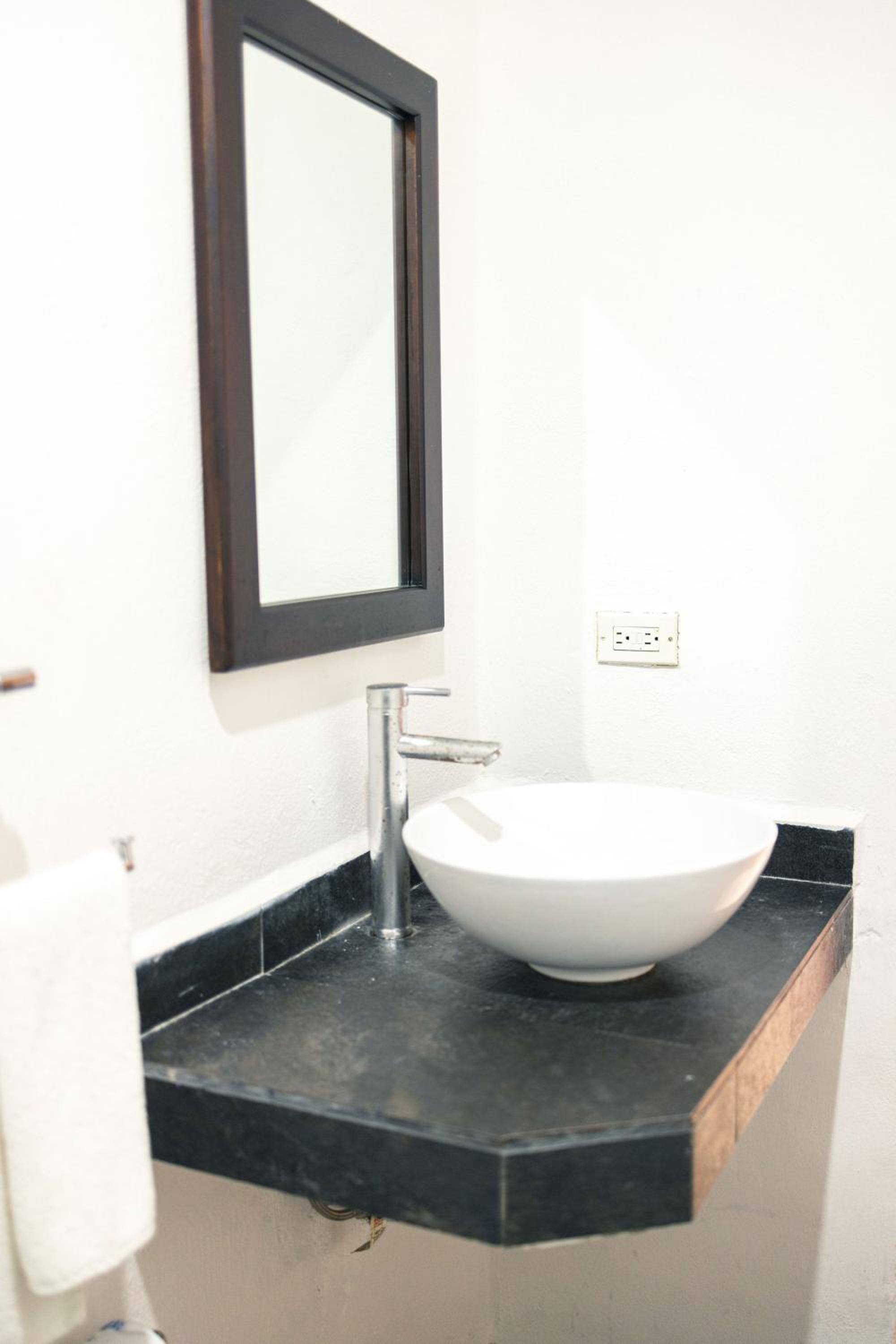 King Room with Sea View - Photo 5