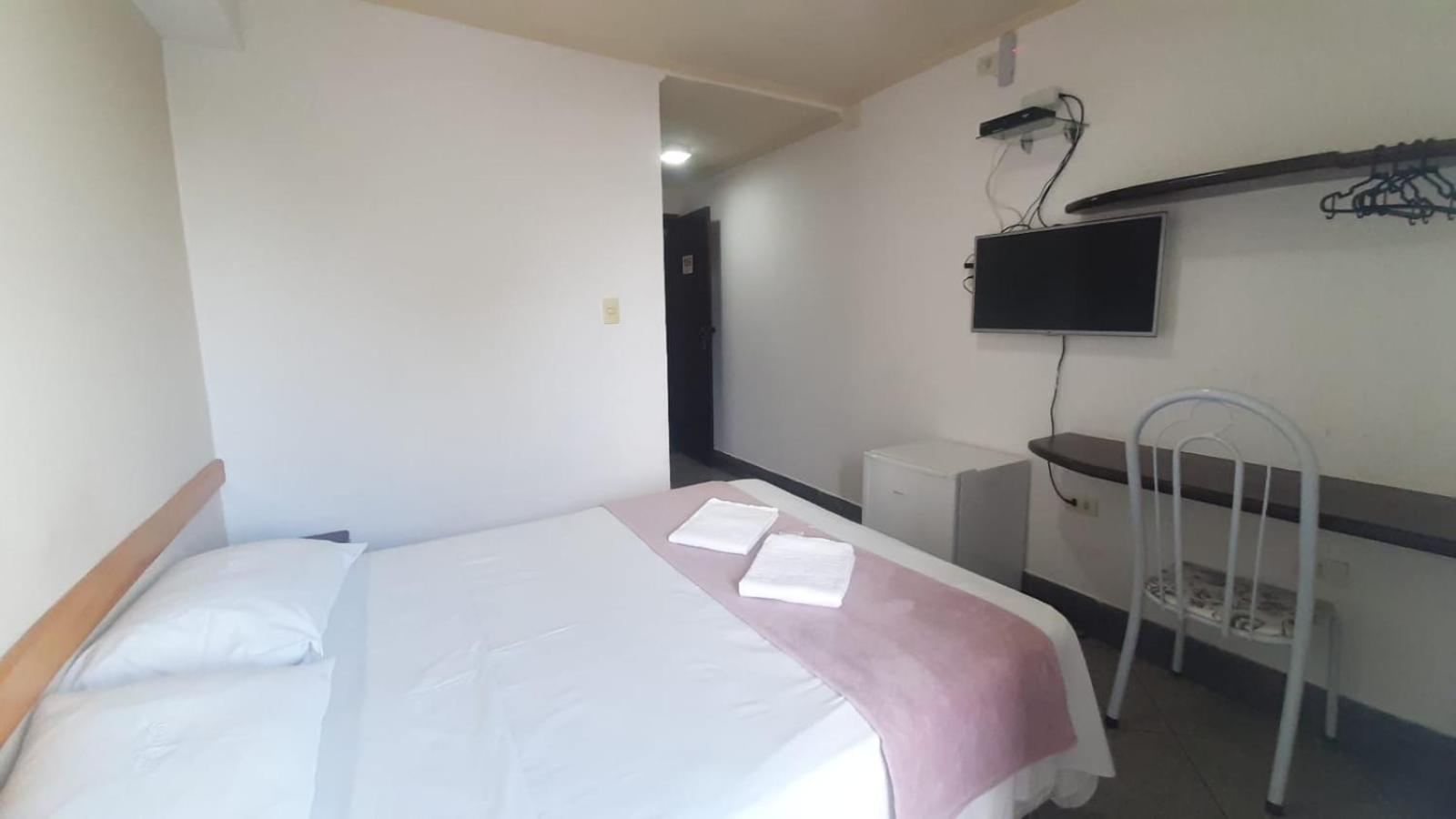 Double or Twin Room with Private Bathroom photo 2