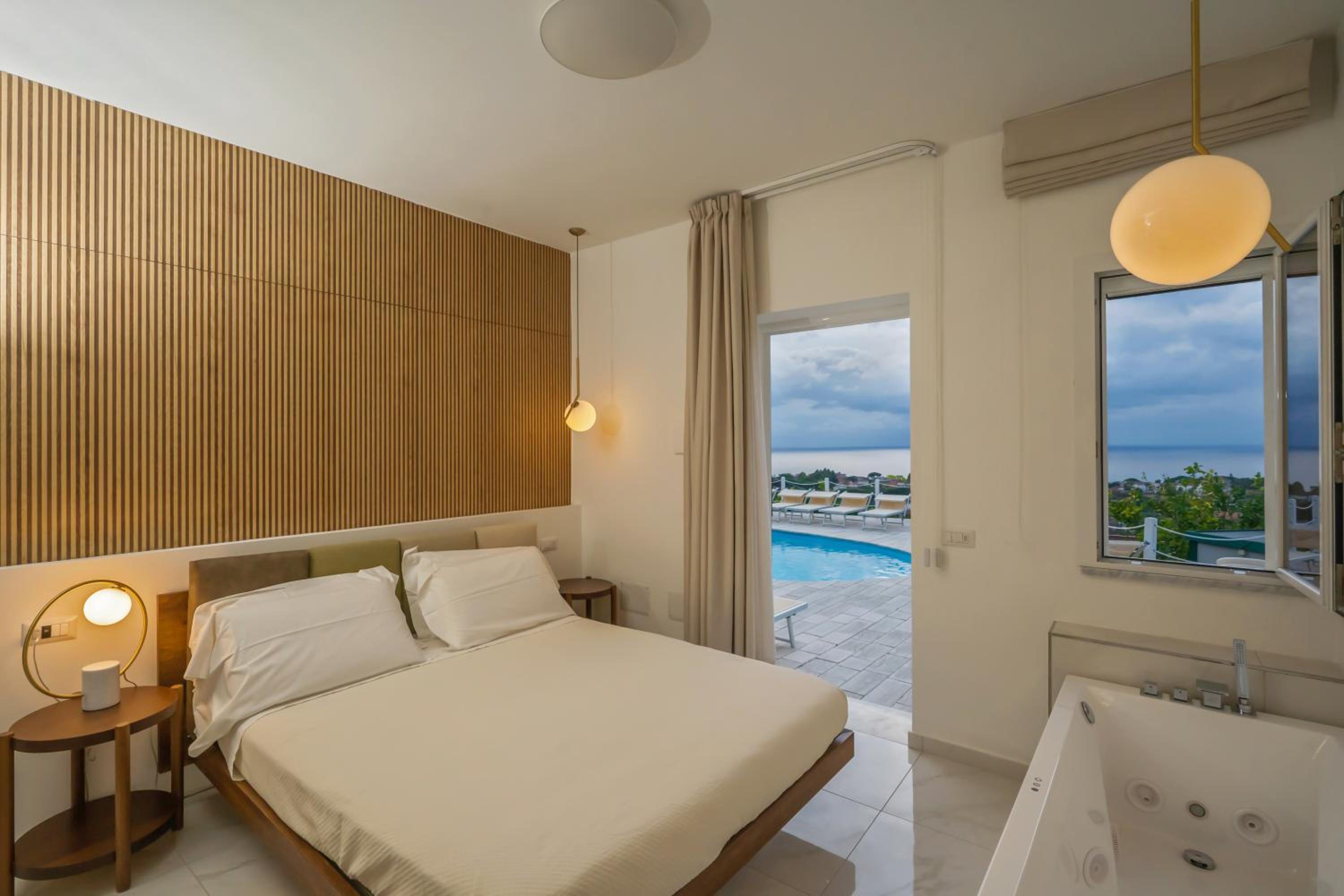 Junior Suite with Sea View - Photo 1