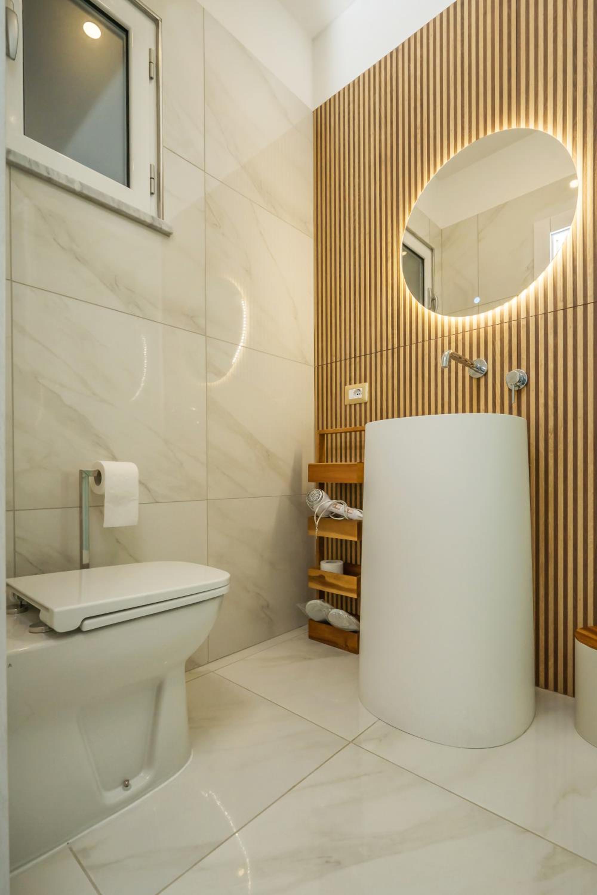 Junior Suite with Sea View - Photo 18