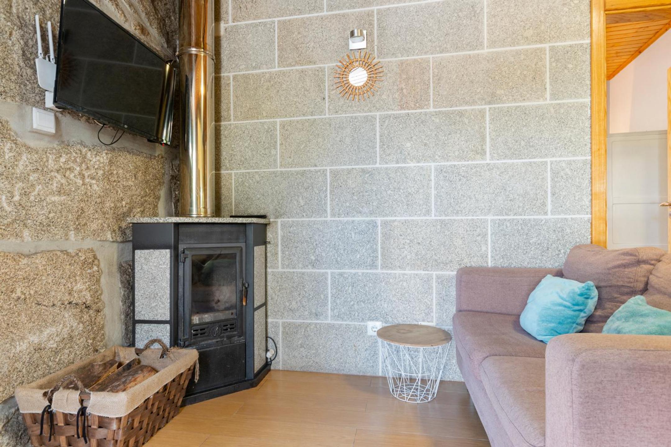 Two-Bedroom House - Photo 10