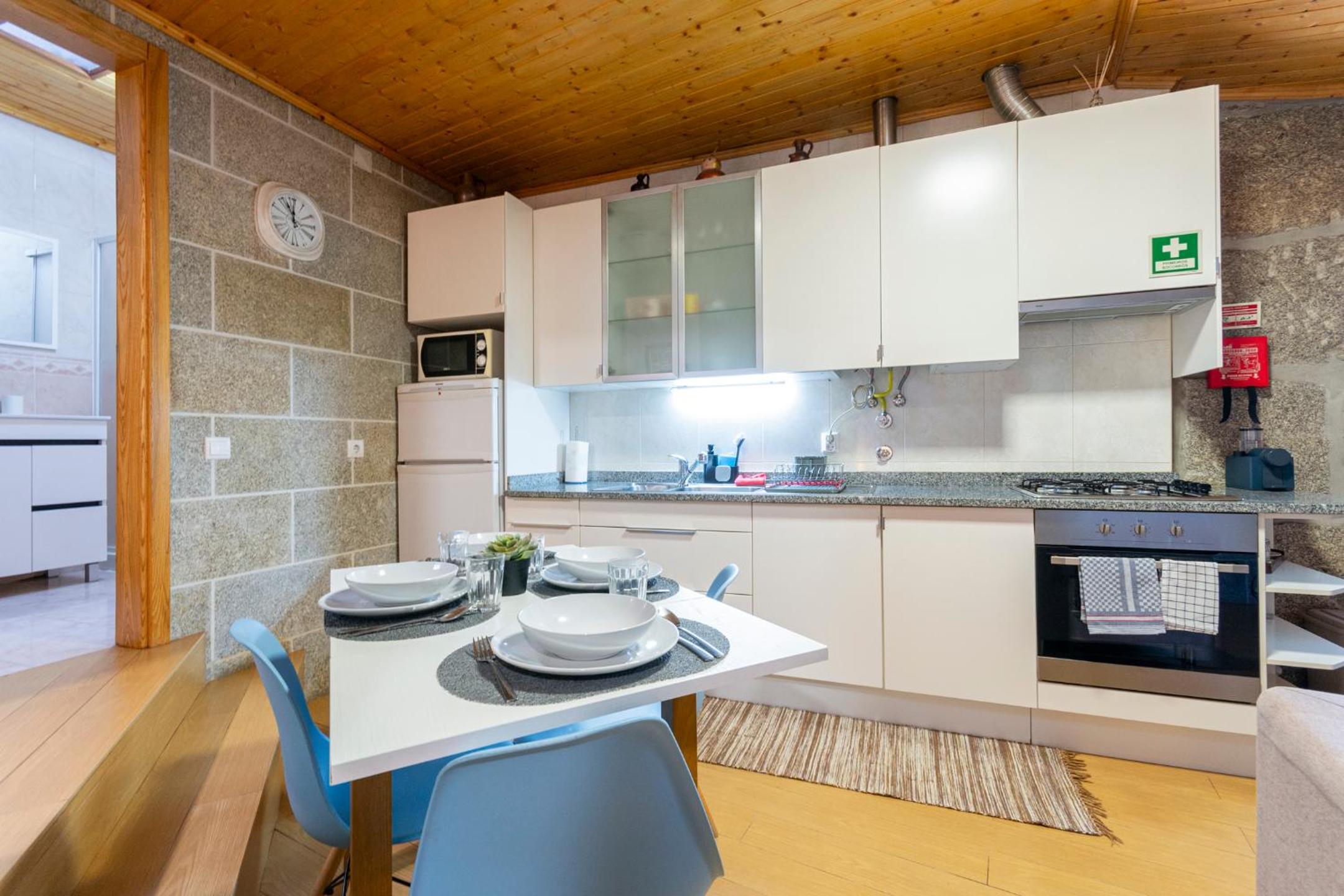 Two-Bedroom House - Photo 9