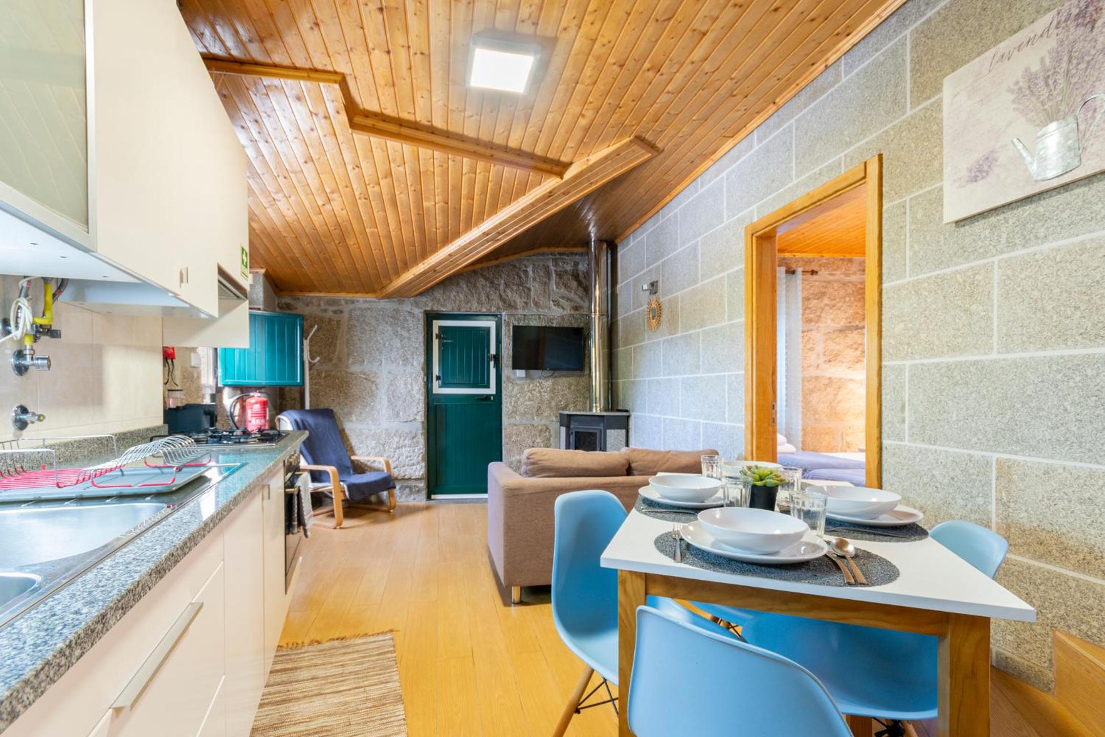 Two-Bedroom House - Photo 12