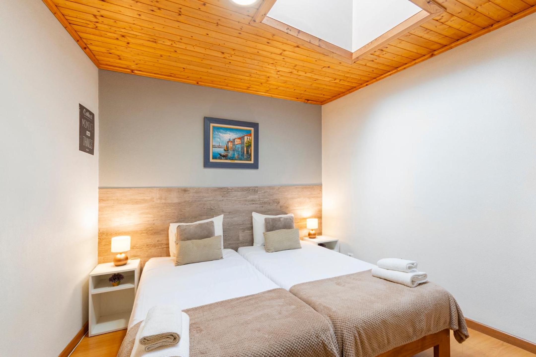 Two-Bedroom House - Photo 22