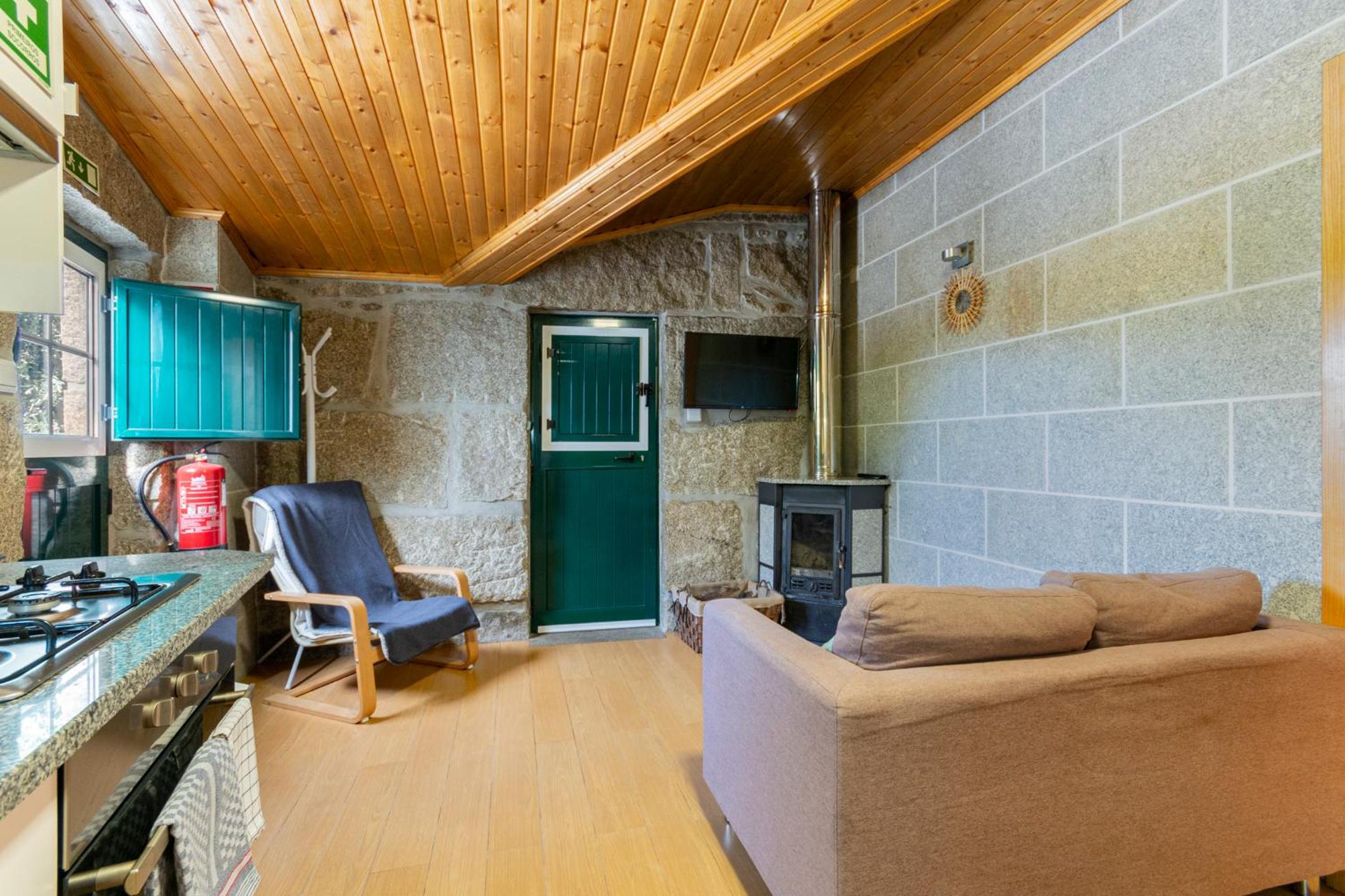 Two-Bedroom House - Photo 23
