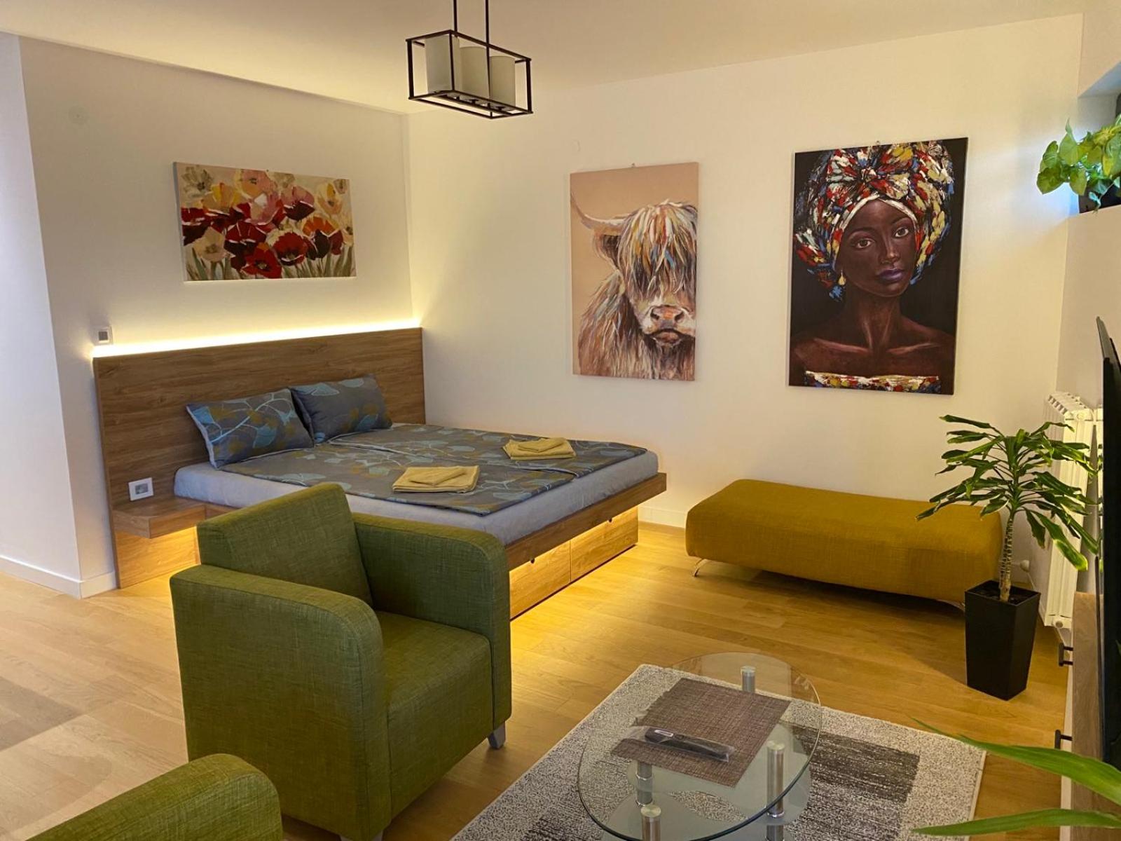 One-Bedroom Apartment