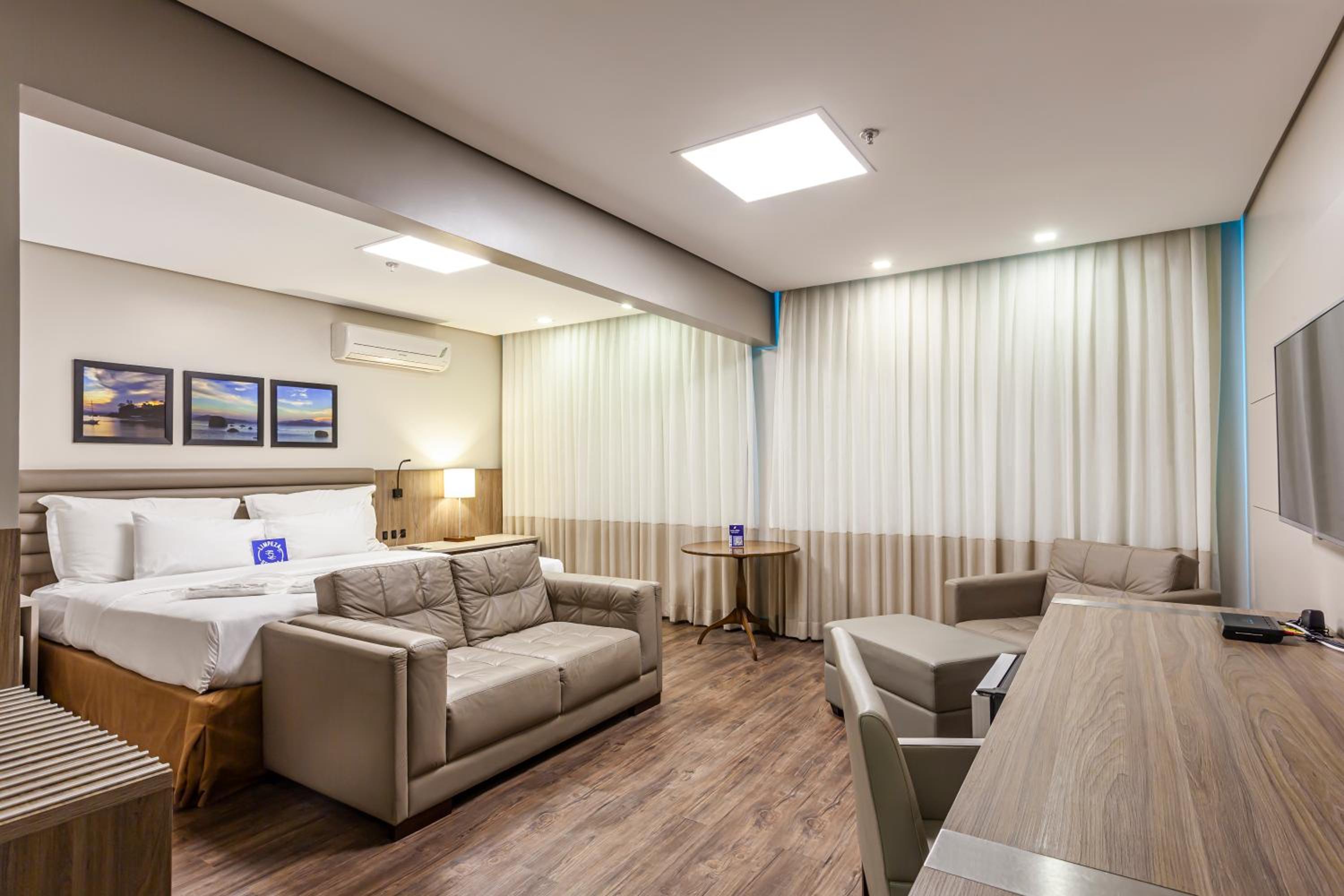 Executive Suite with Double Bed - Photo 1