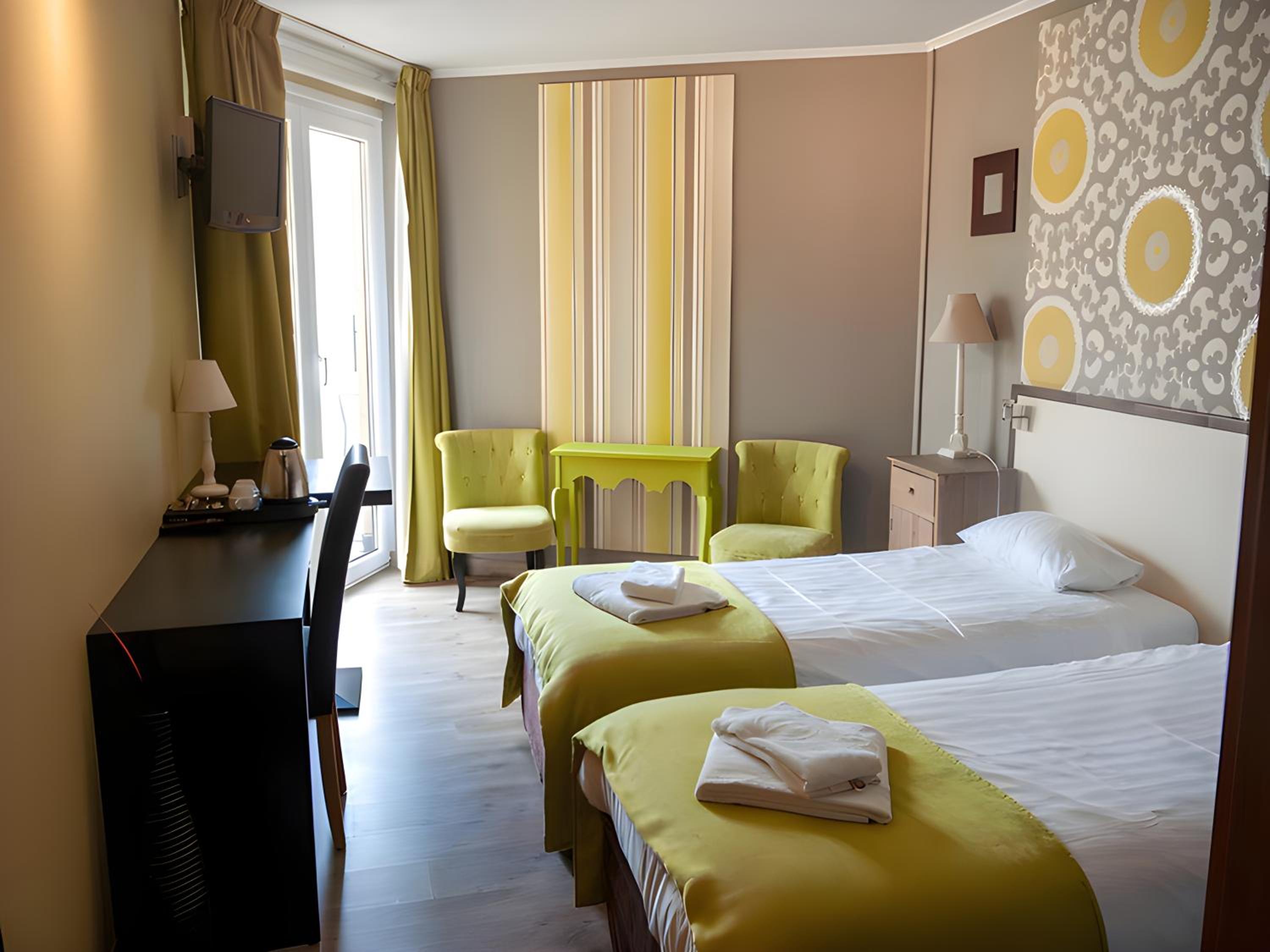Superior Twin Room photo 2