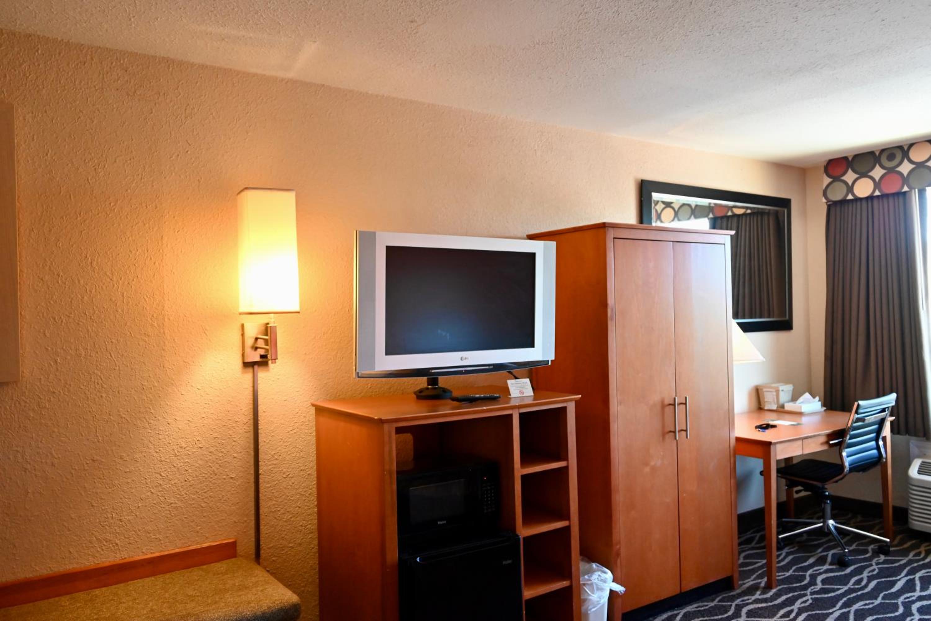 Double Room with Two Double Beds - Photo 5