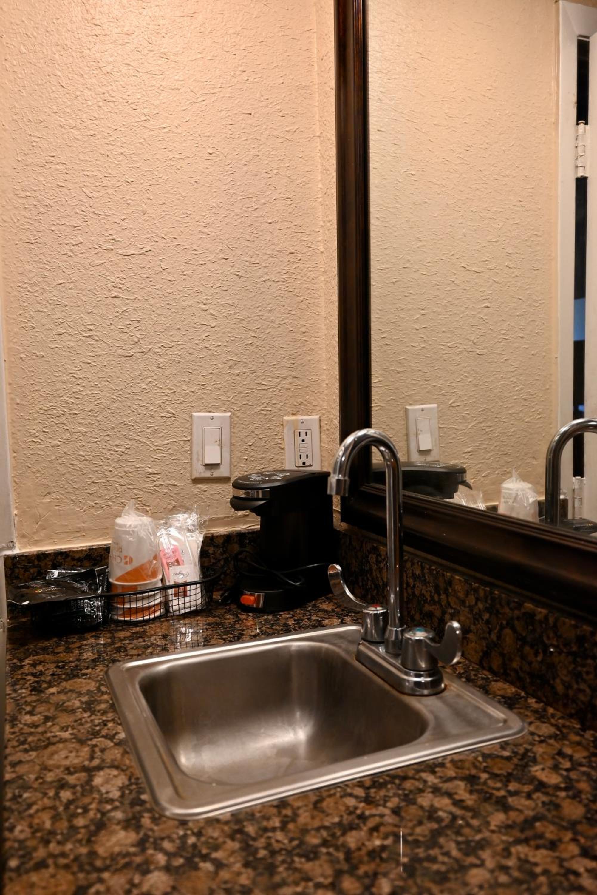 Two-Bedroom Suite with Two King Beds - Photo 8
