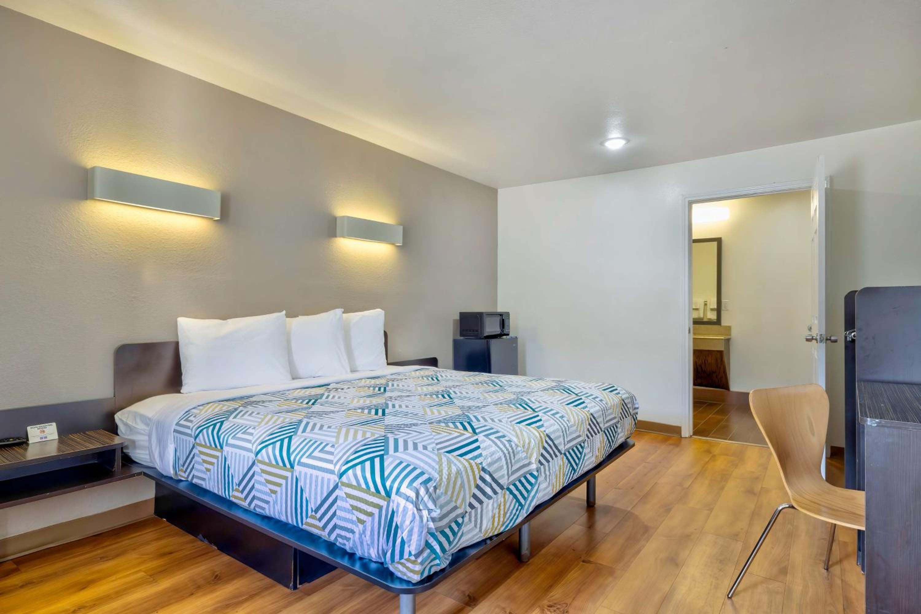 Double Room - Disability Access - Non-Smoking photo 1
