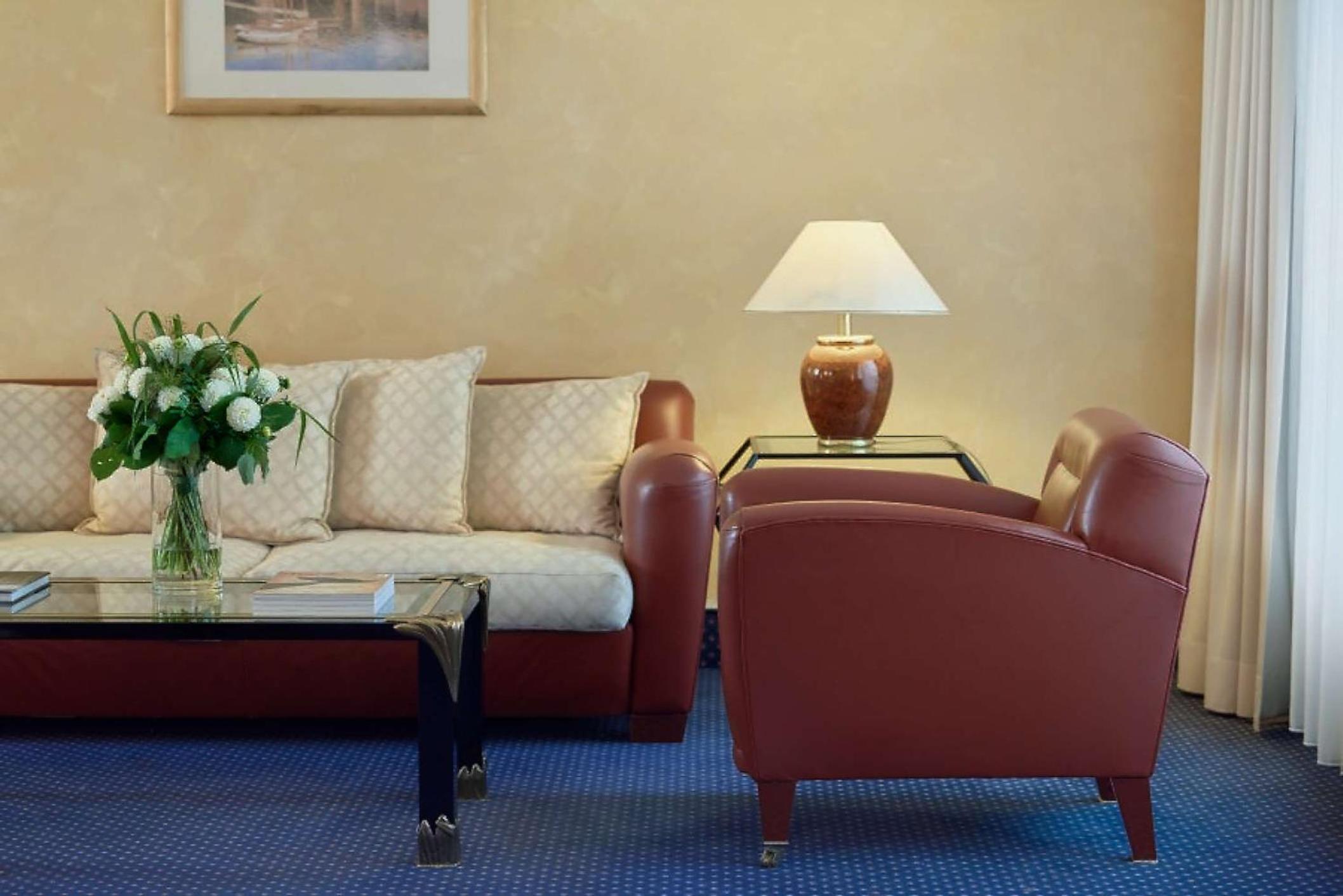 Deluxe Suite - Photo 2