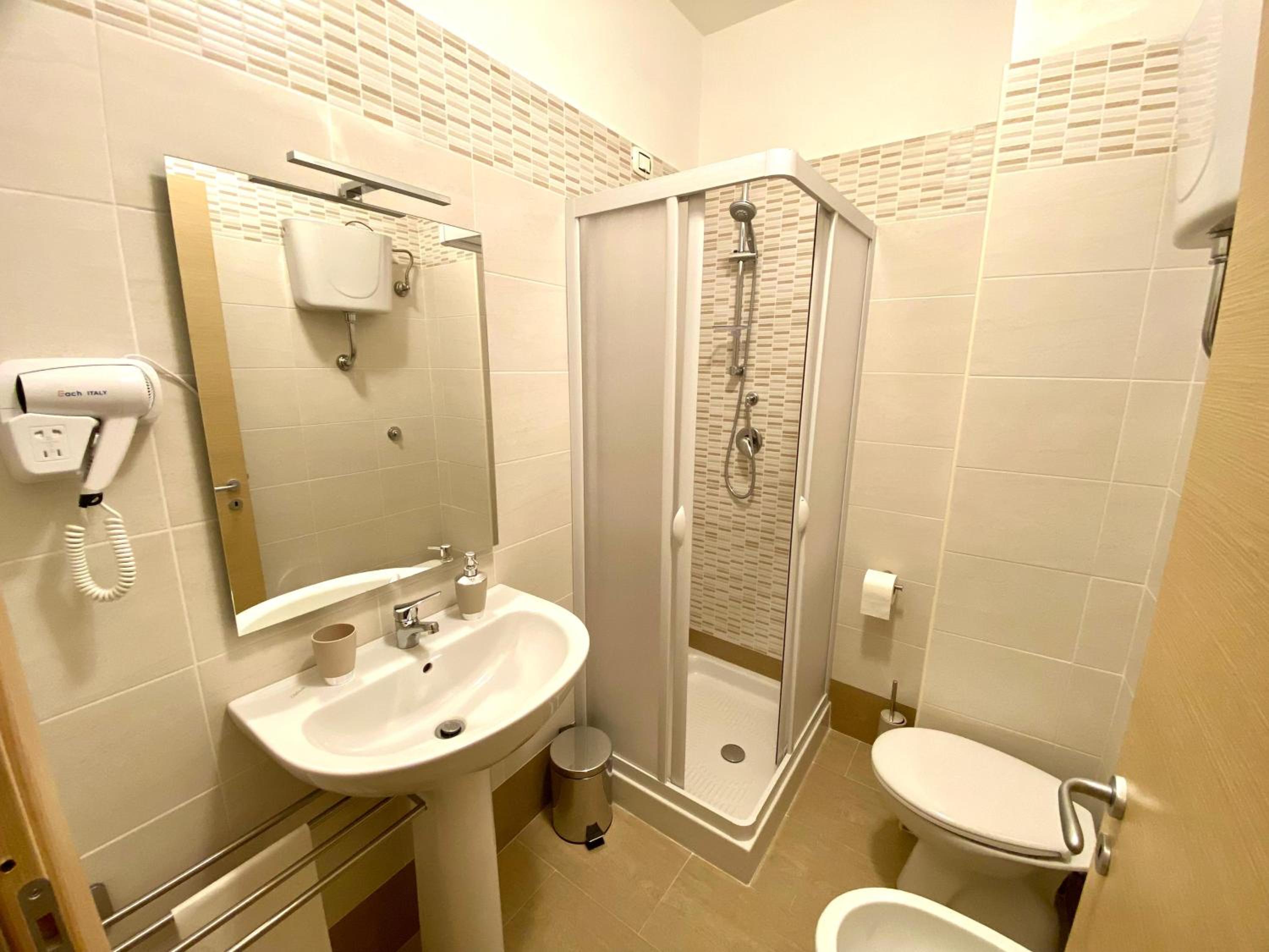 Triple Room with Private Bathroom photo 3