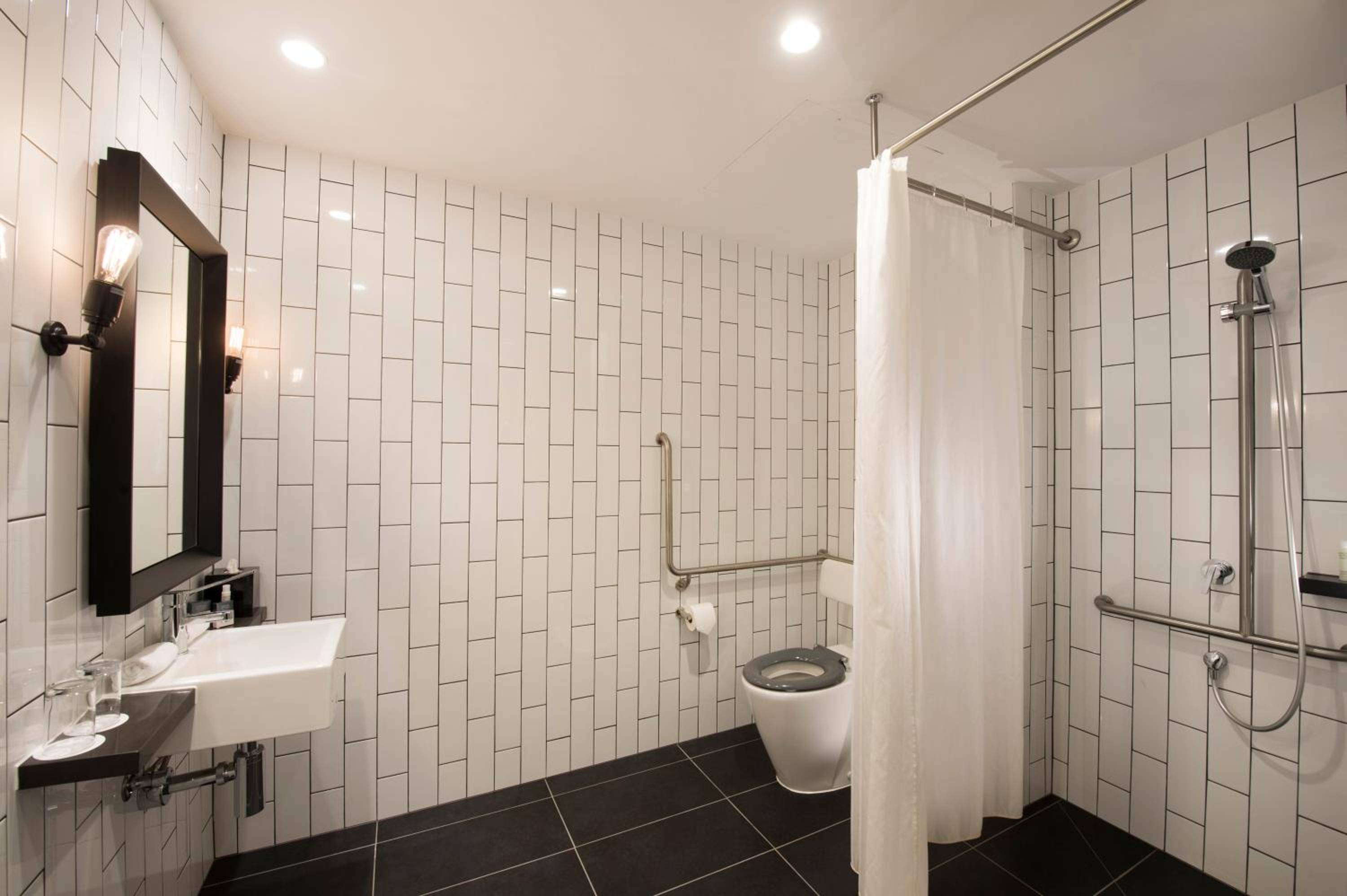 King Room with Roll-In Shower - Disability Access