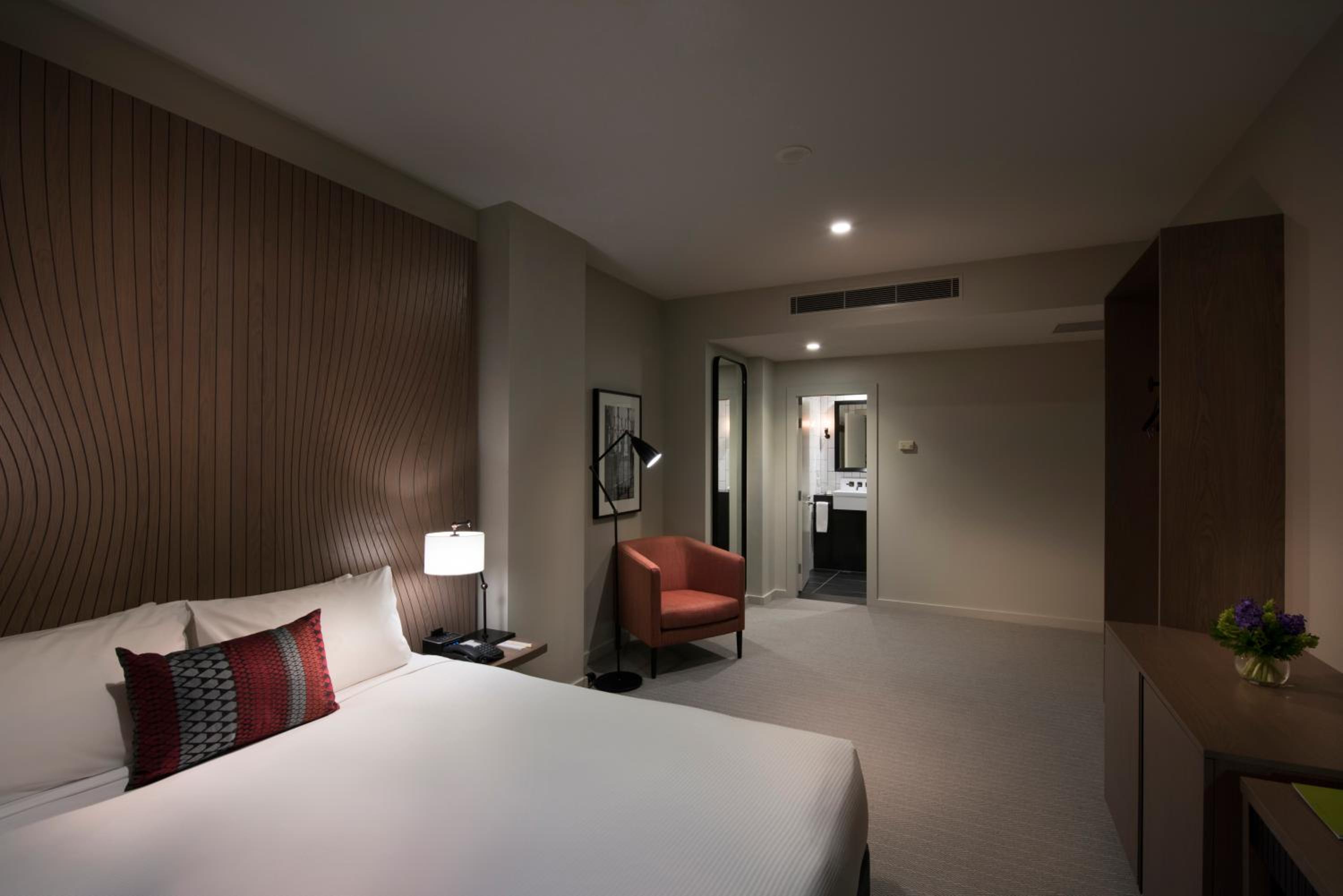 King Room with Roll-In Shower - Disability Access