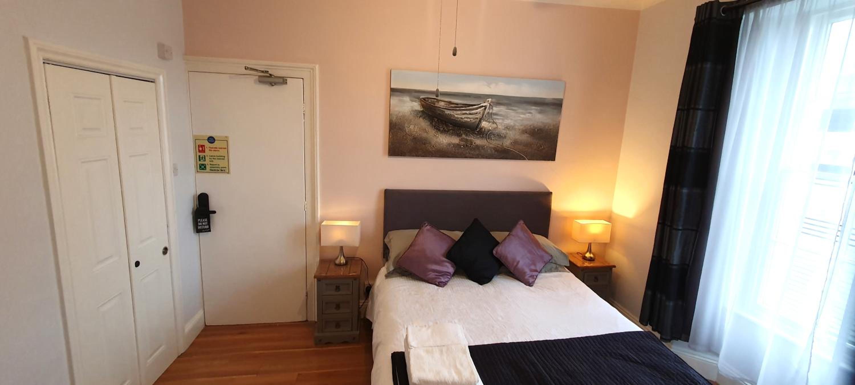 Economy Double Room - Photo 8