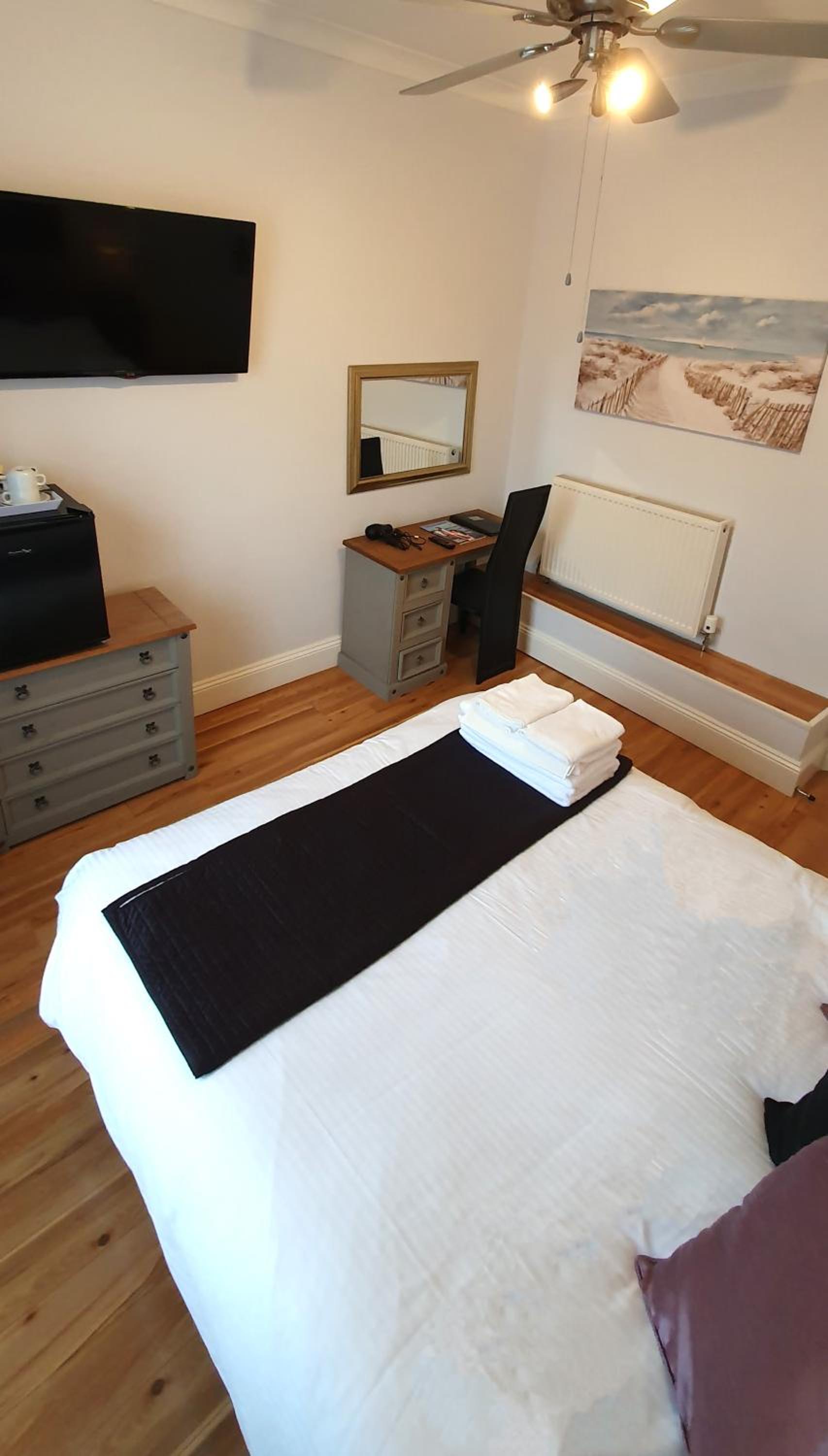 Economy Double Room - Photo 4