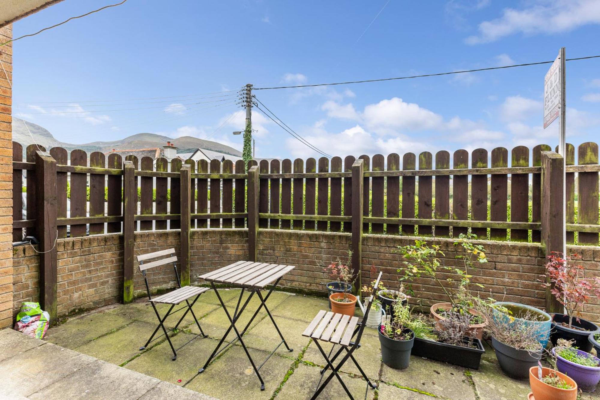 Apartment with Mountain View - Photo 30