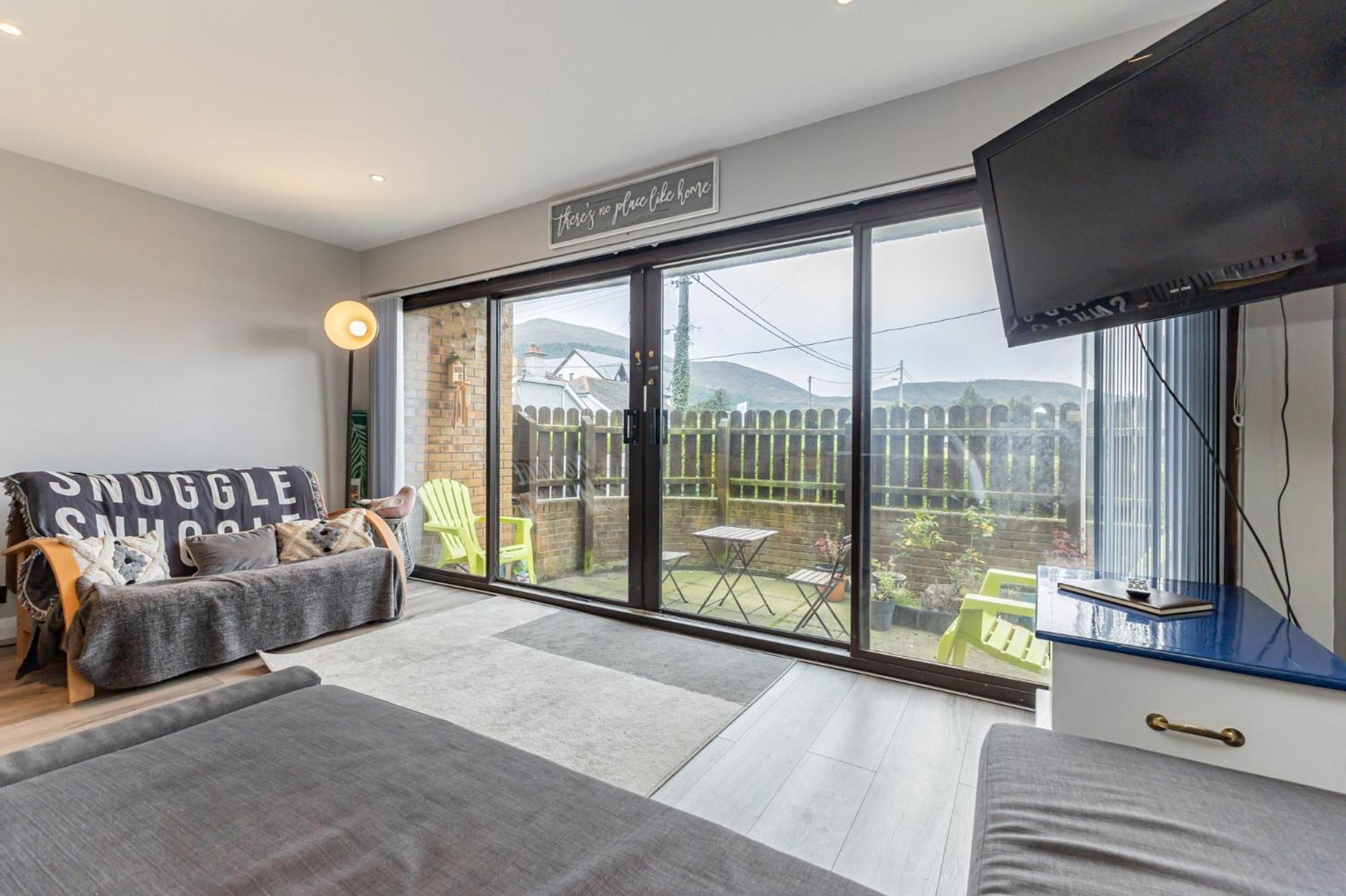 Apartment with Mountain View - Photo 31