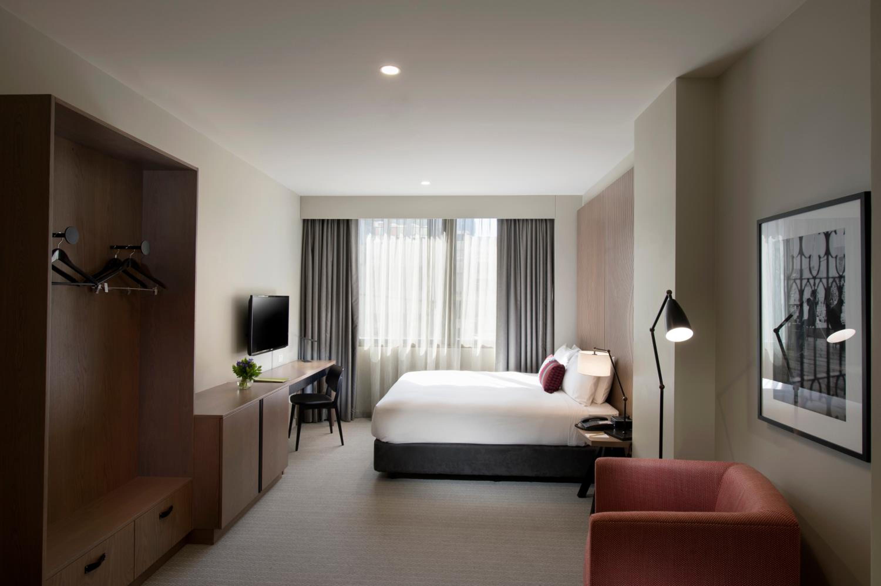 King Room with Roll-In Shower - Disability Access