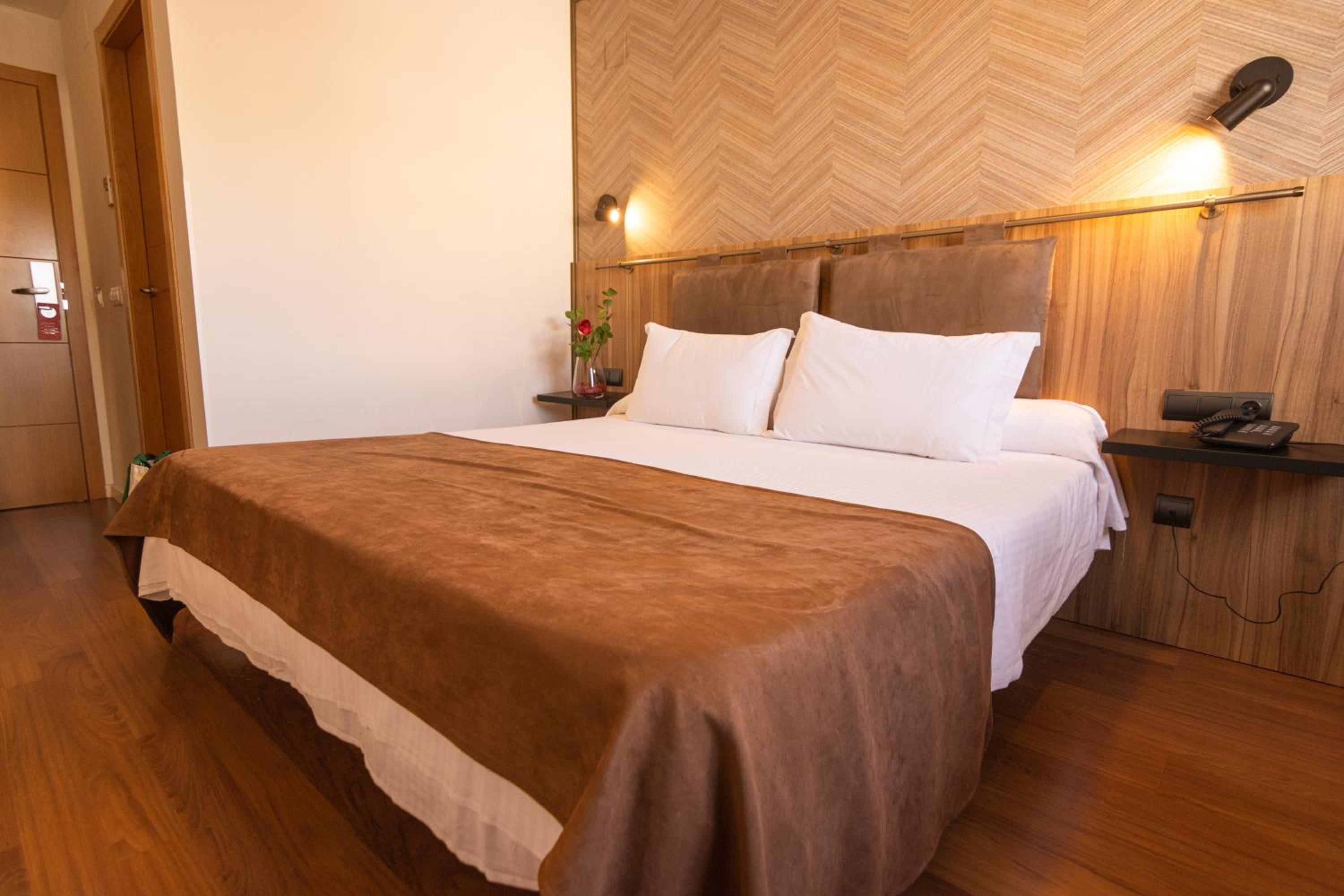 Superior Double Room - Photo 3