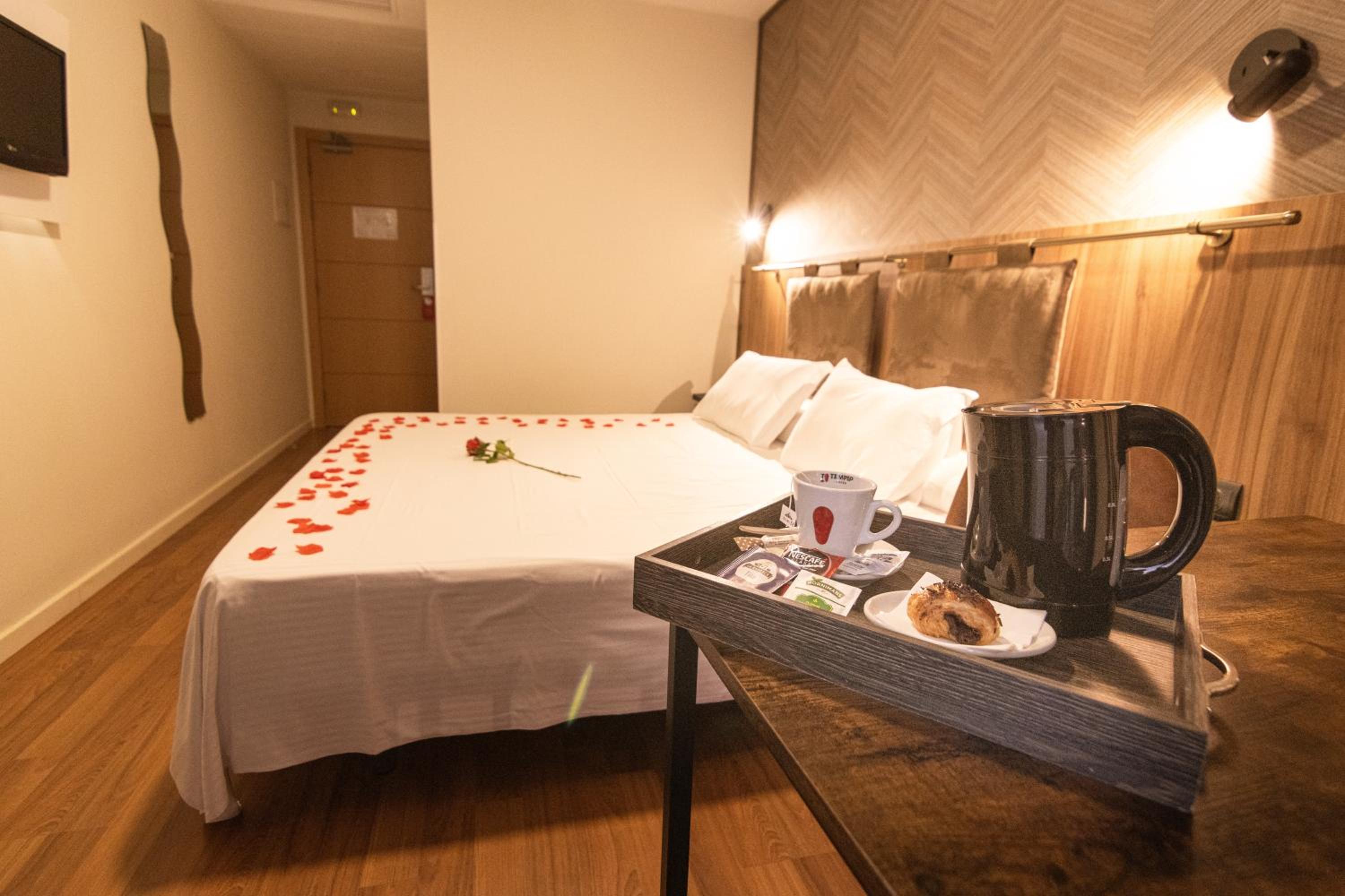 Standard Suite - Photo 3