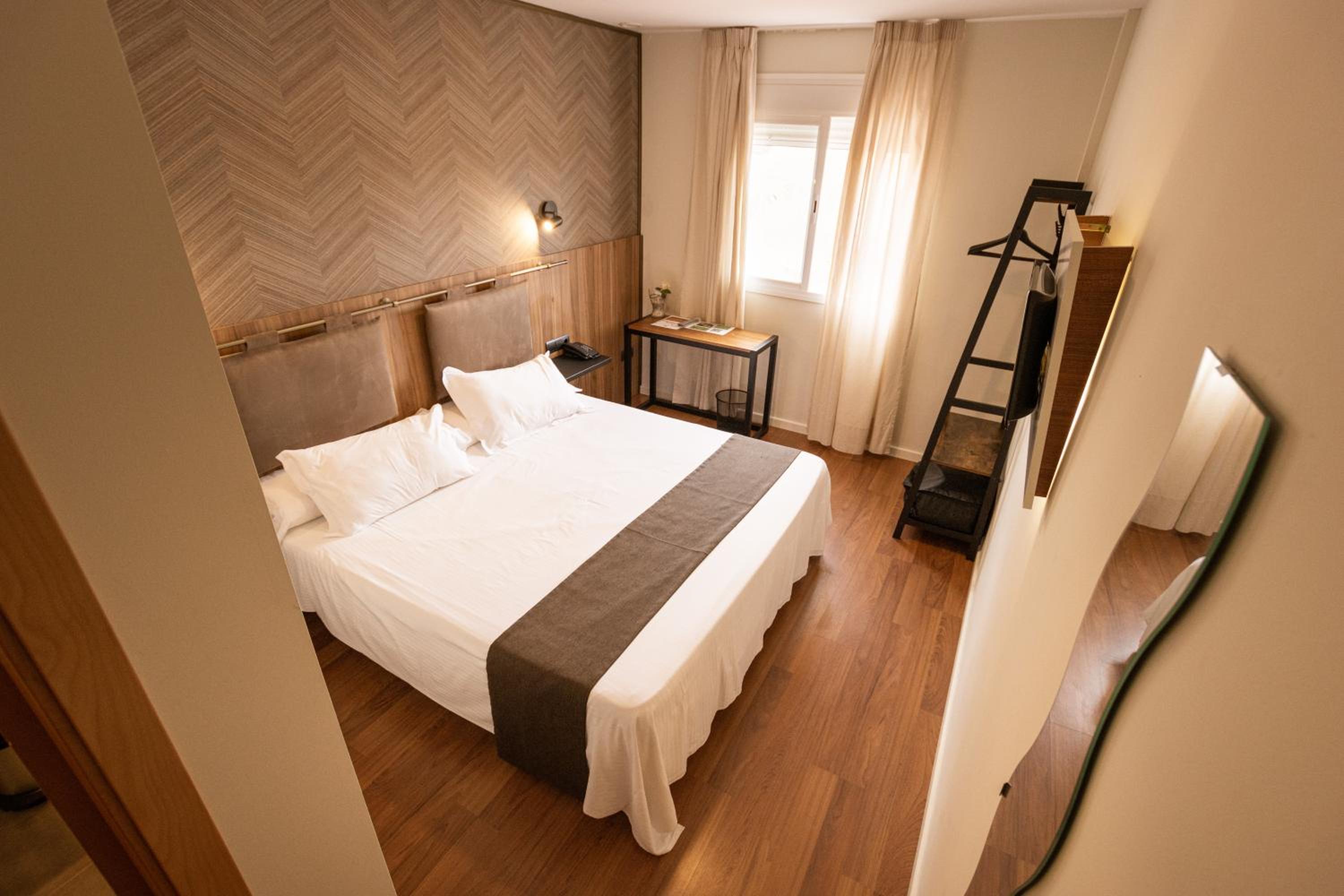 Superior Double Room - Photo 2
