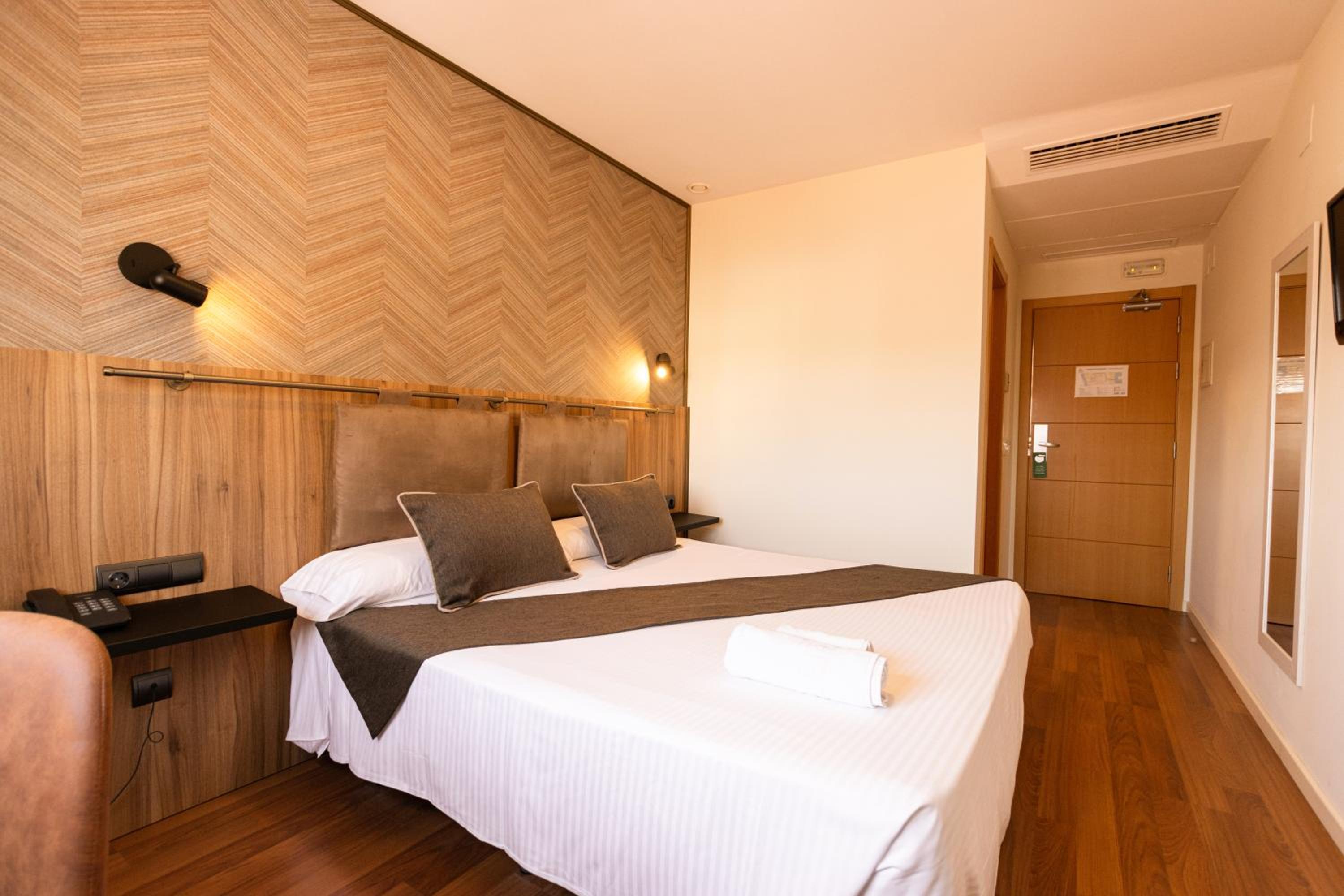 Superior Double Room - Photo 4