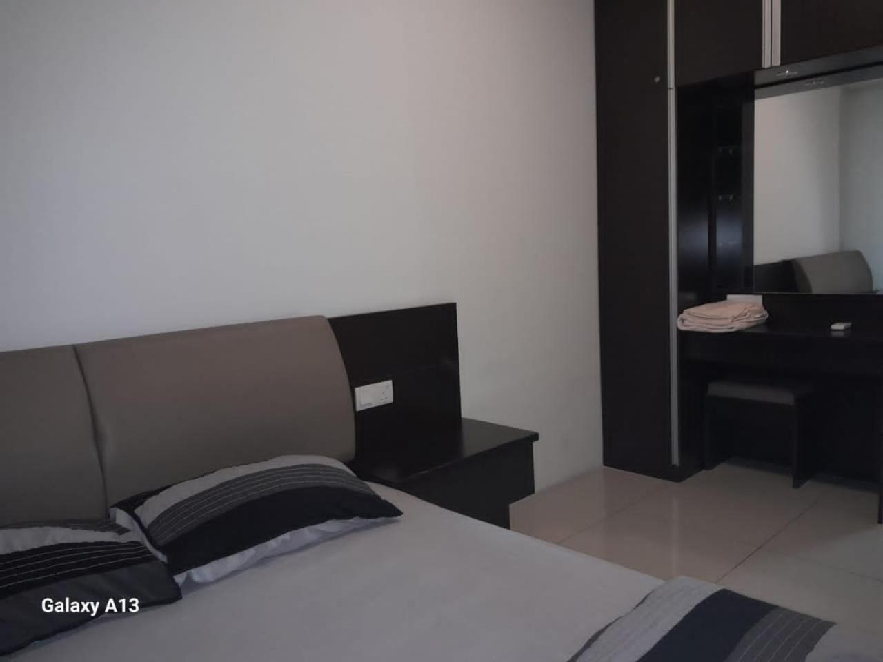 One-Bedroom Apartment - Photo 9