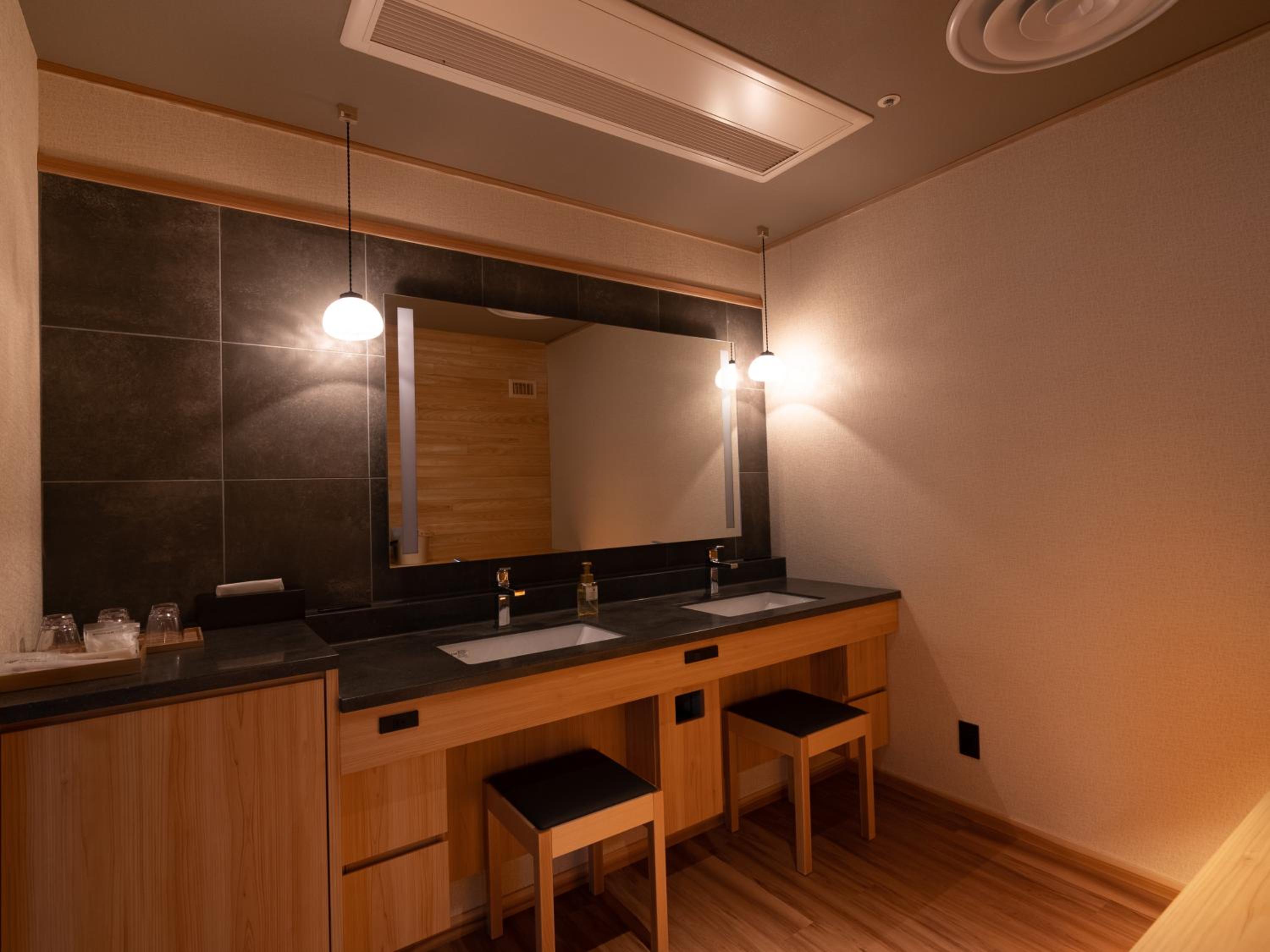 Suite with Sauna - Photo 2