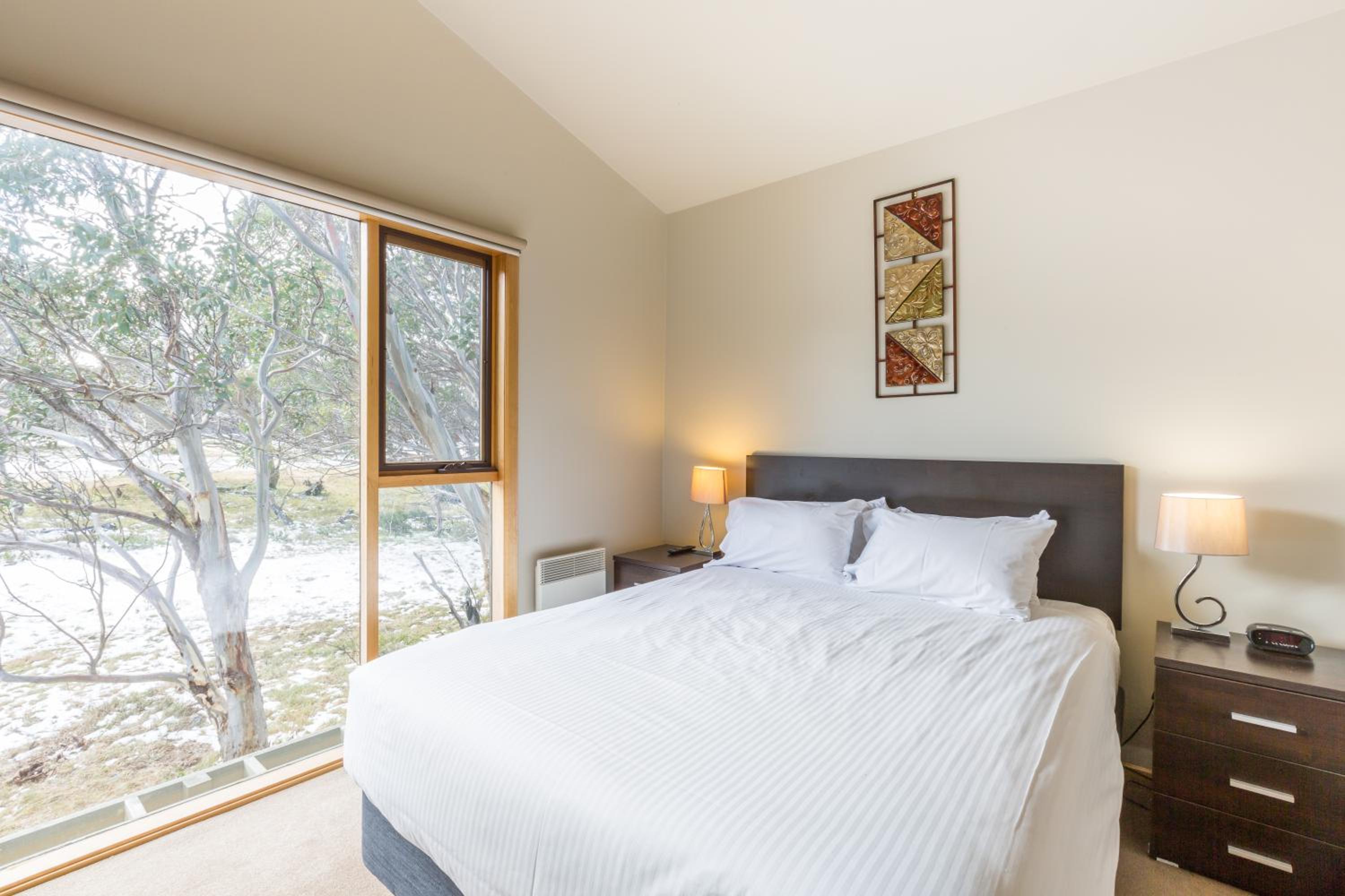 Deluxe Two-Bedroom Chalet With One Bathroom photo 2