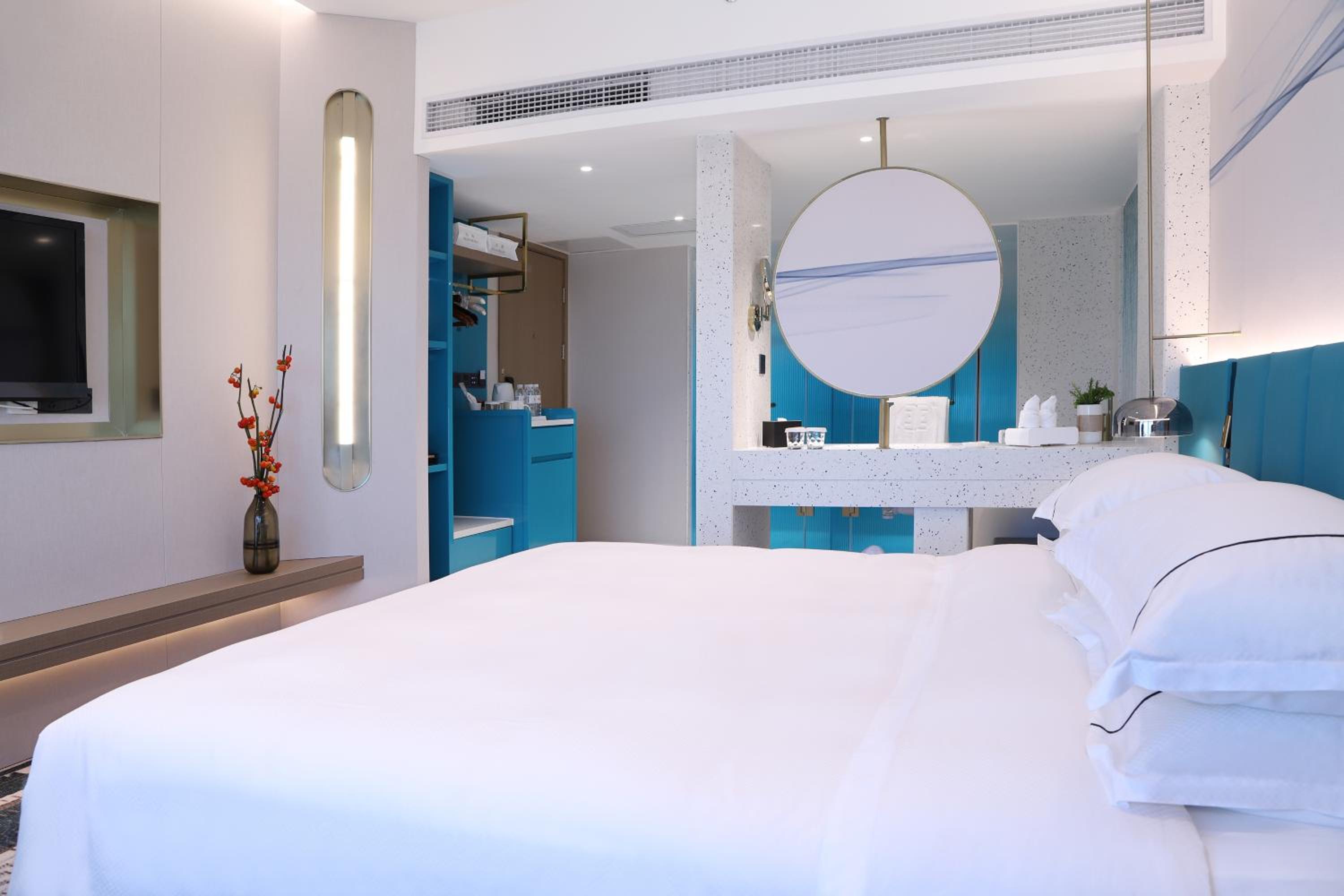 Bliss Double Room thumbnail 5