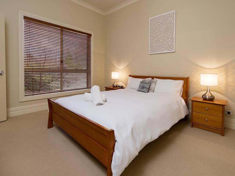 Four-Bedroom House photo 3
