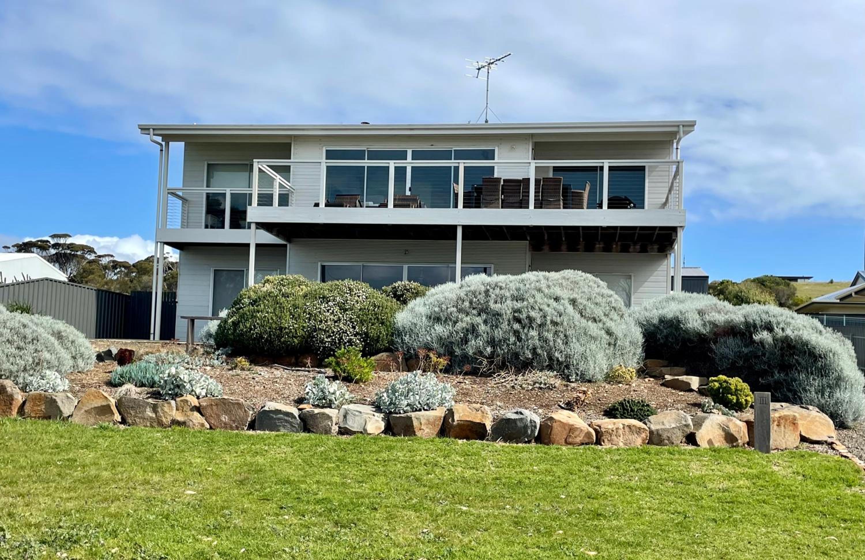 Five-Bedroom House photo 2