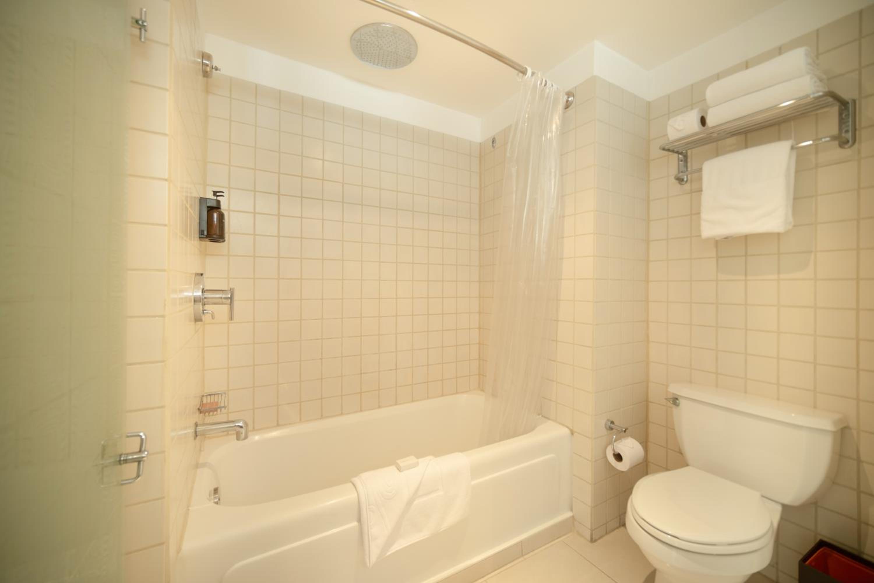 Junior Suite with Ocean View - Photo 11