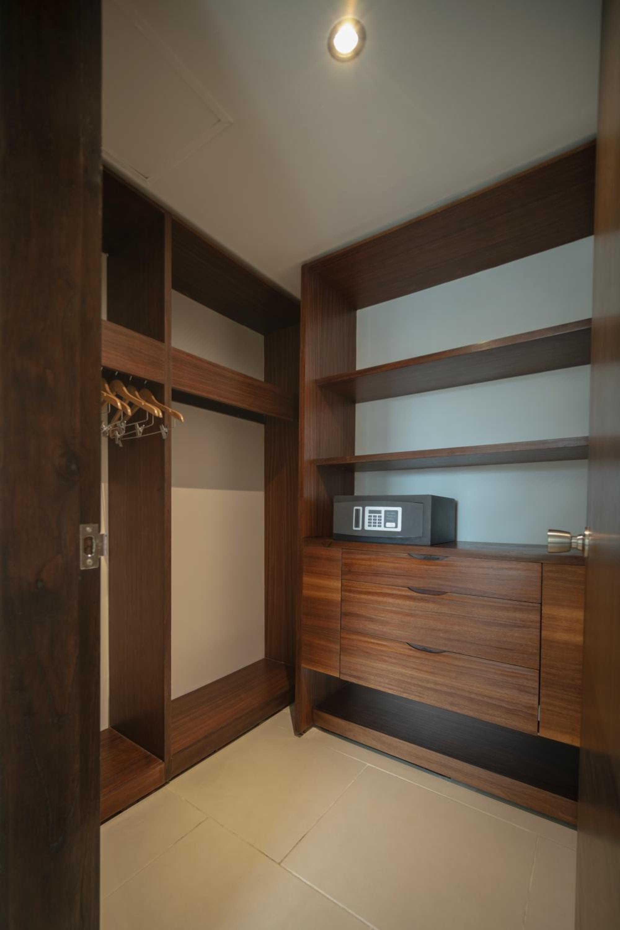 Junior Suite with Ocean View - Photo 8
