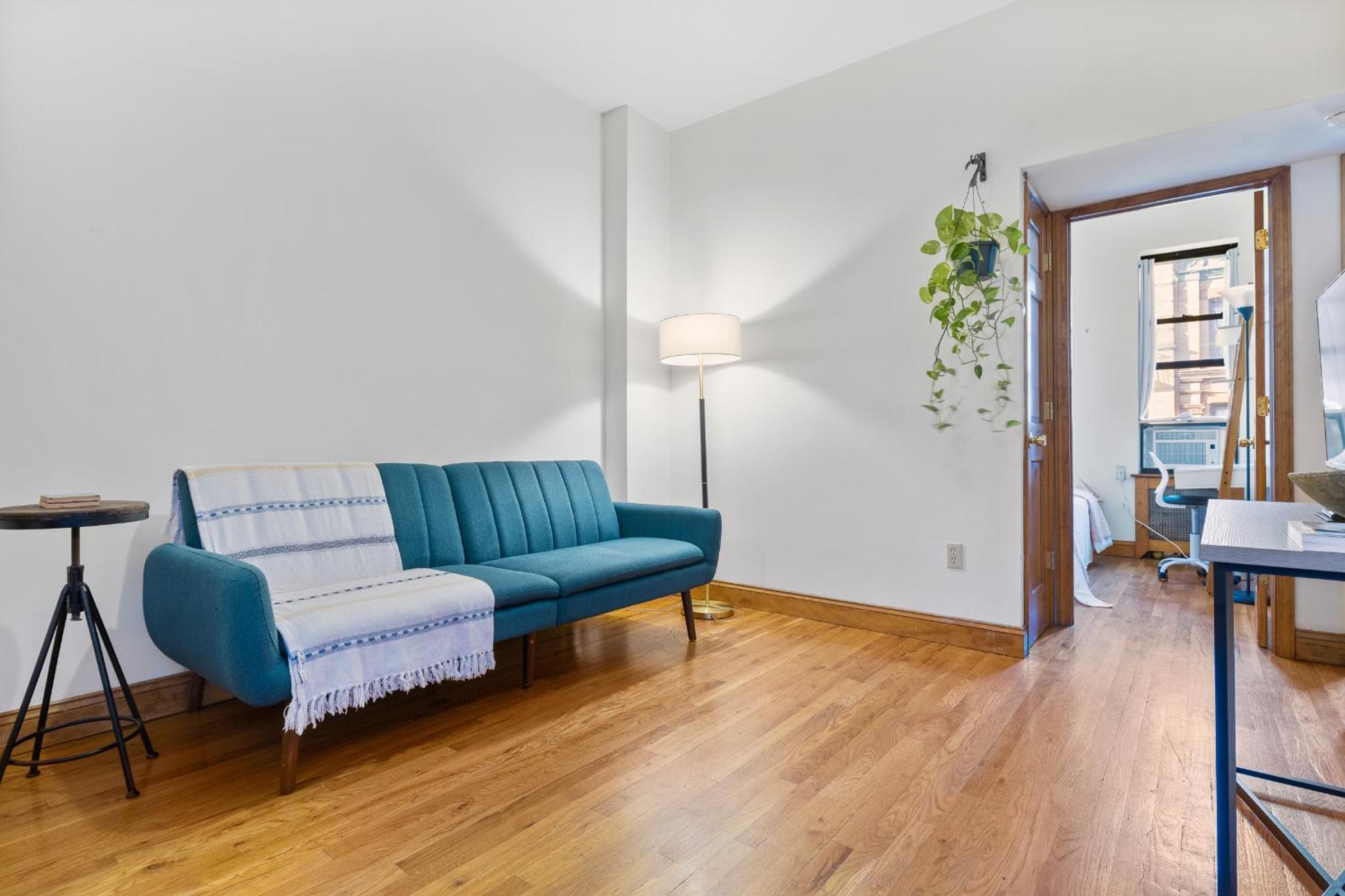 Three-Bedroom Apartment photo 3