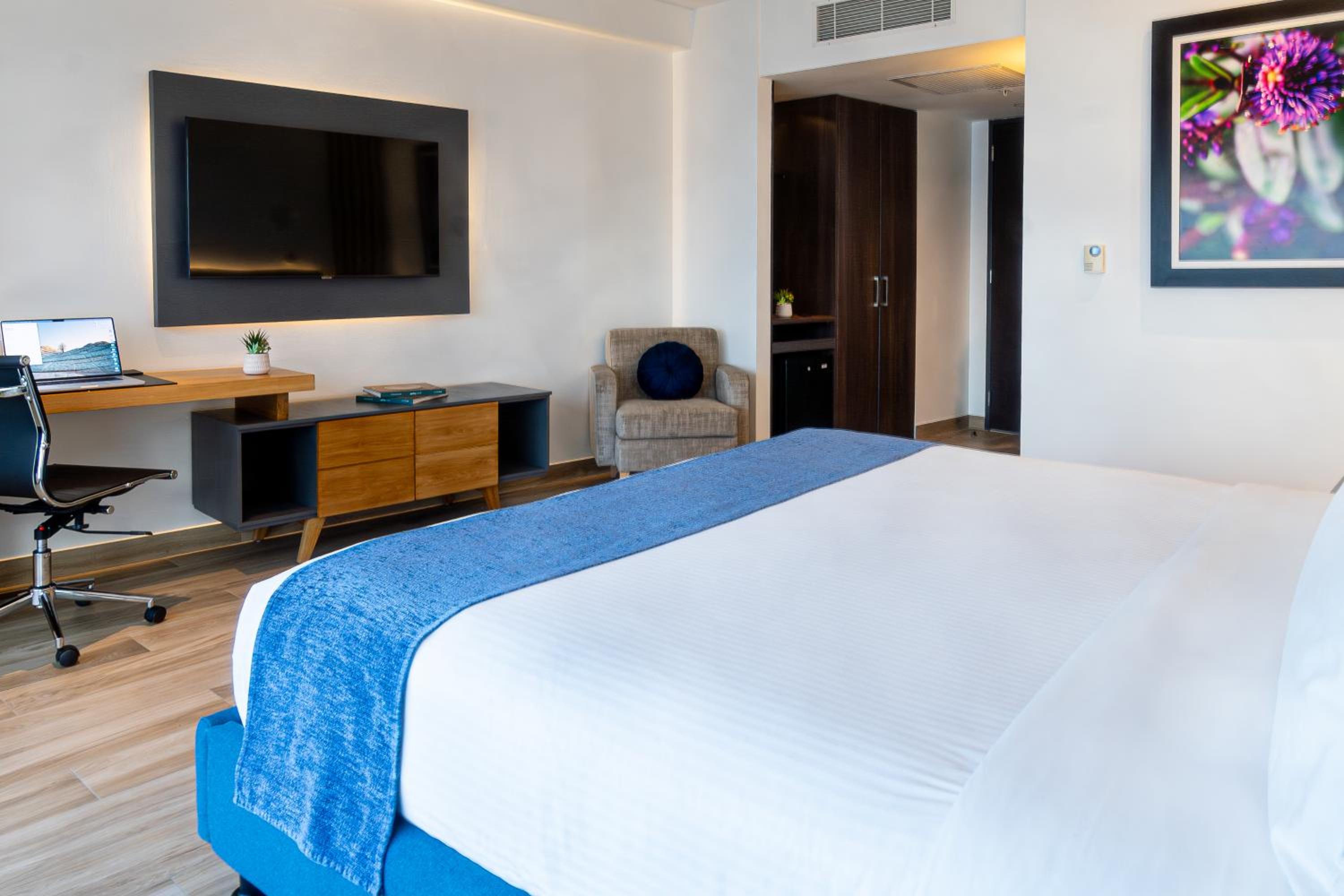 King Room with City View