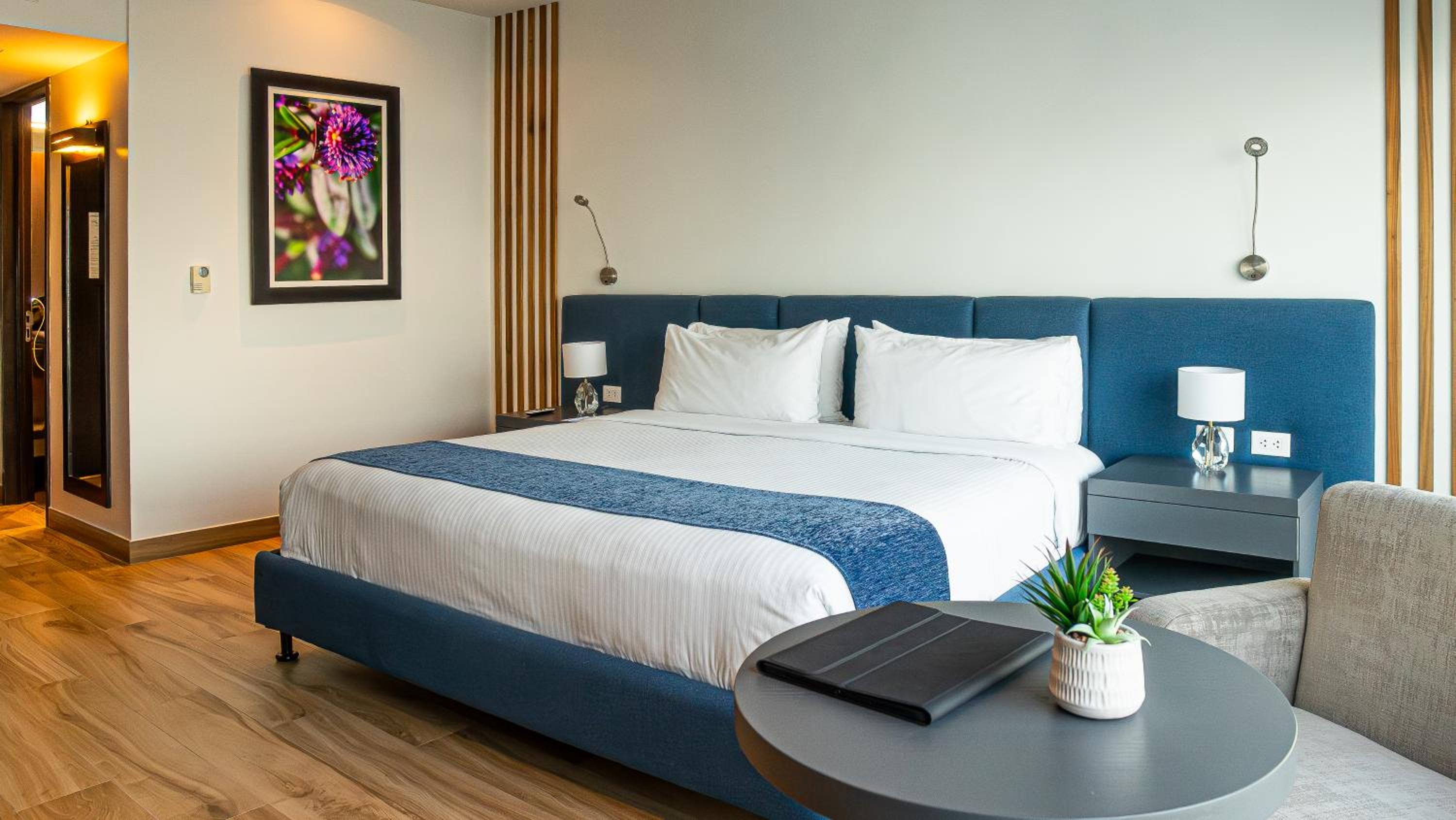 King Room with River View photo 2