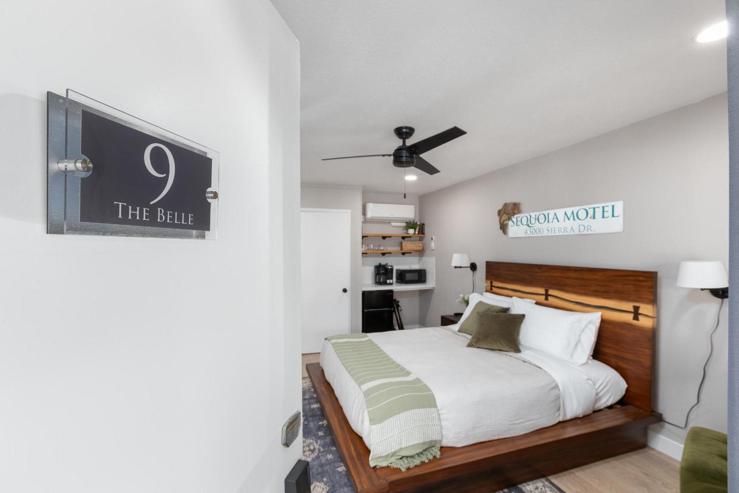 One-Bedroom Apartment - Photo 11