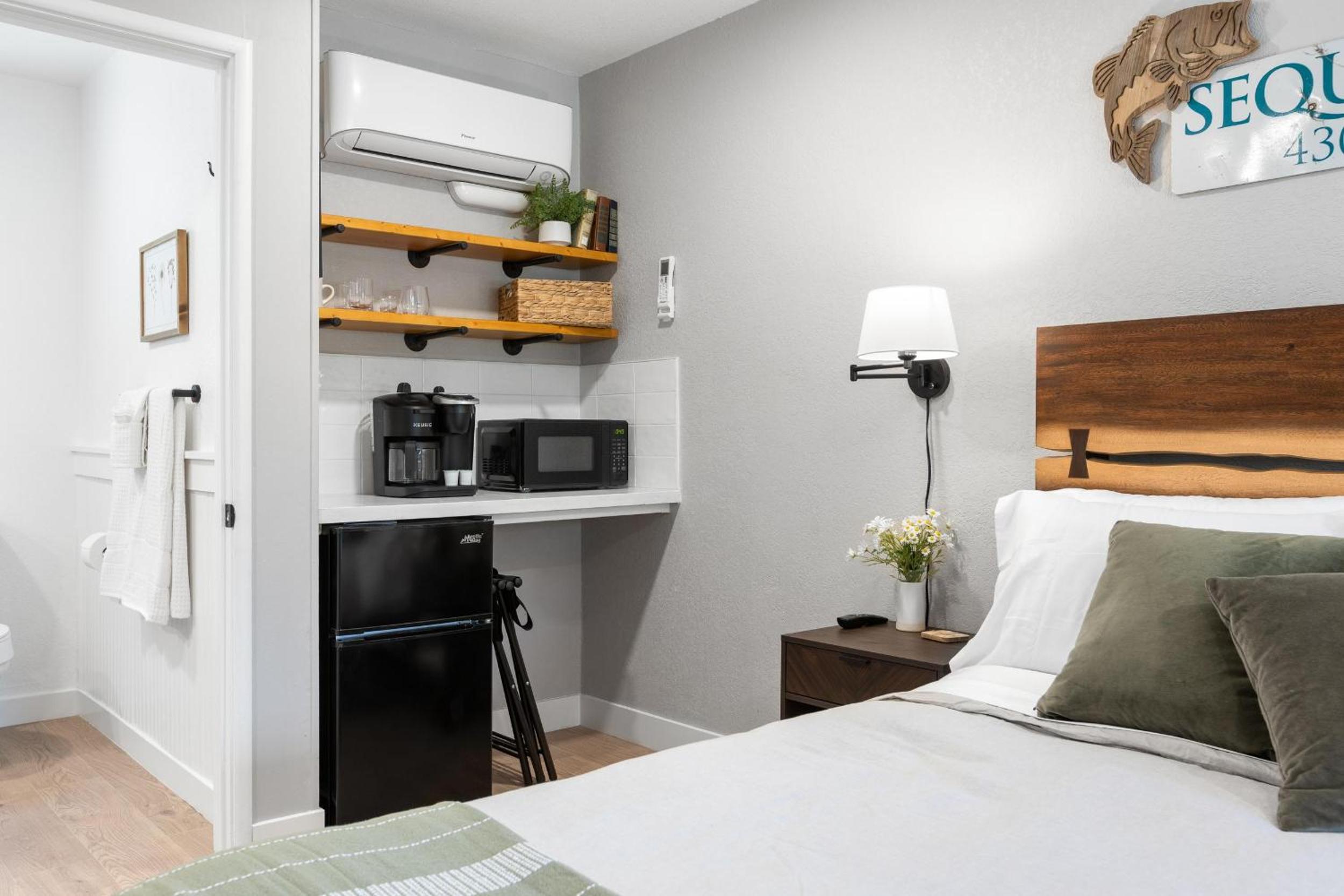 One-Bedroom Apartment - Photo 13