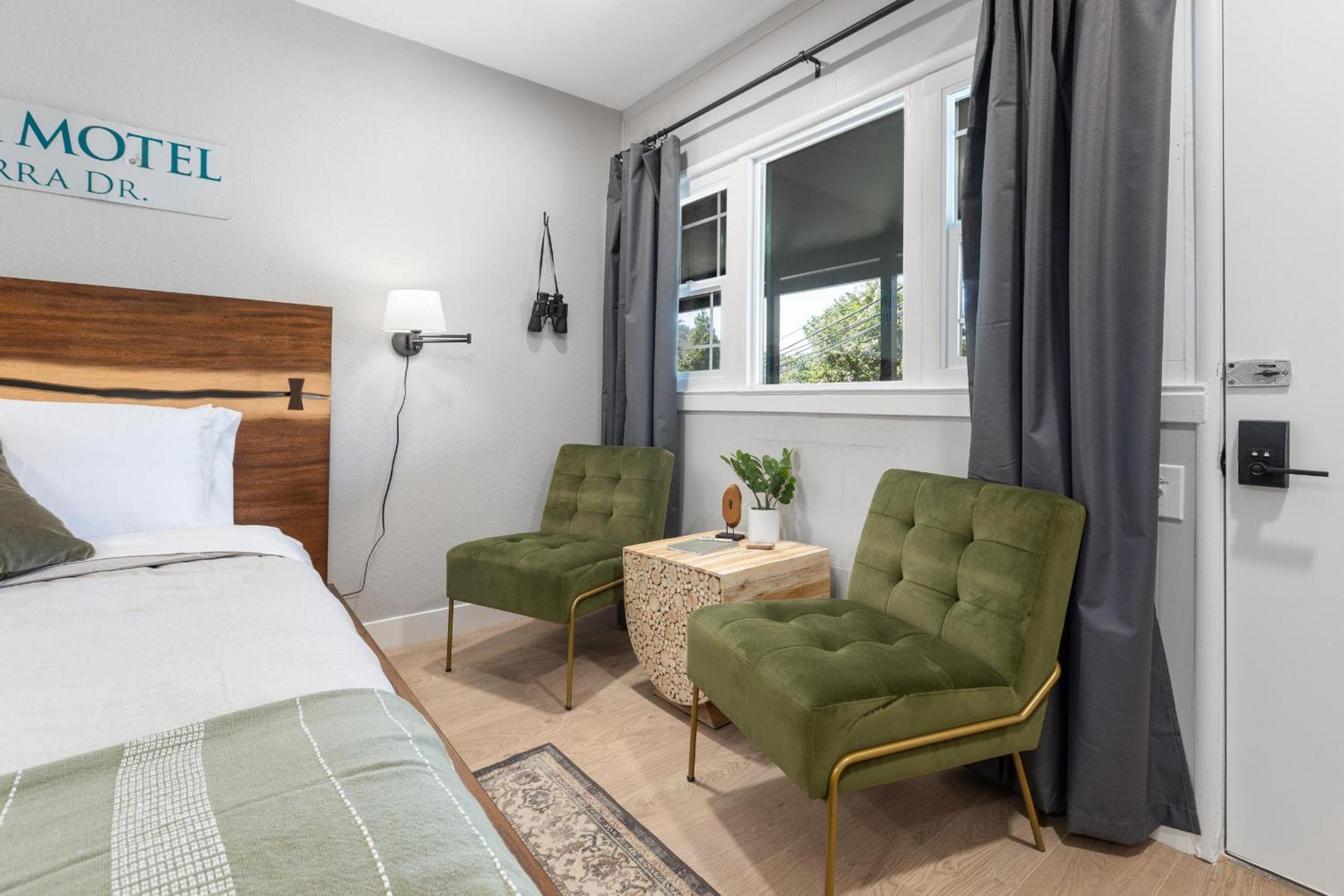 One-Bedroom Apartment - Photo 17