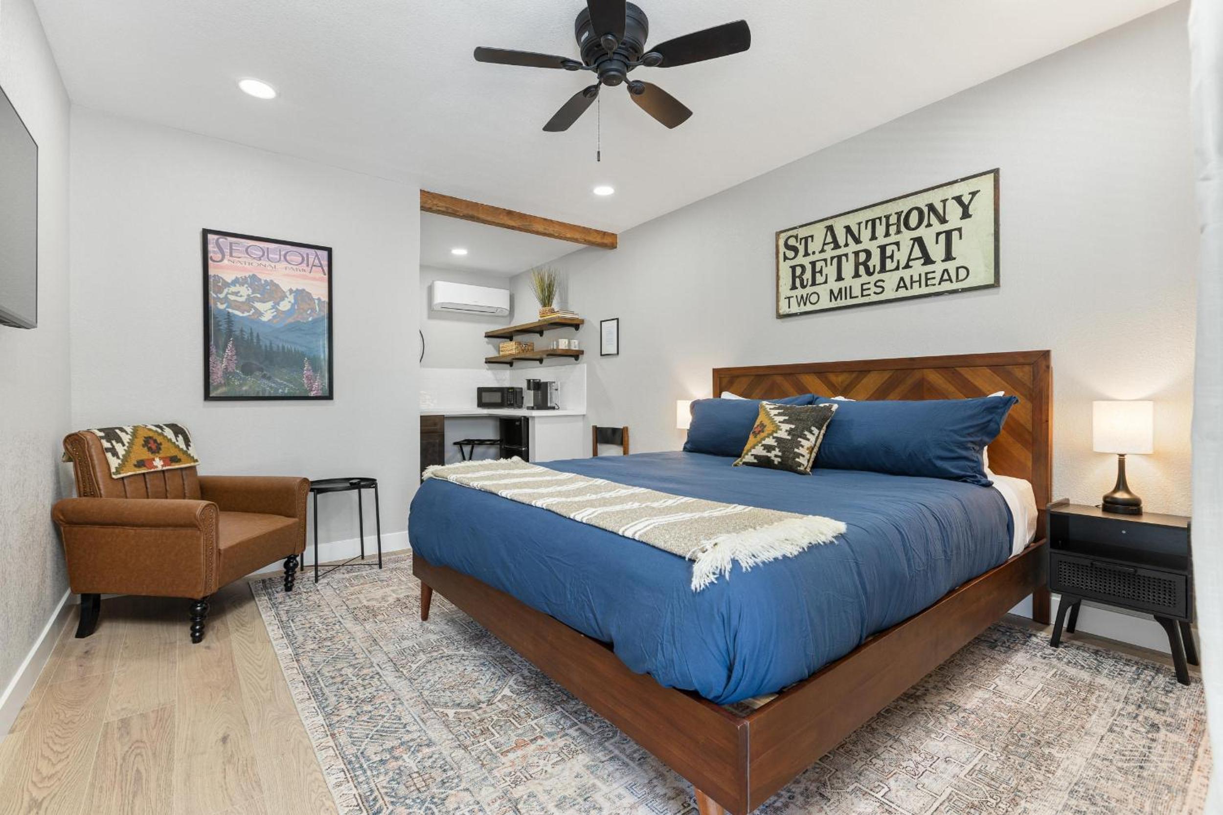 One-Bedroom Apartment photo 1