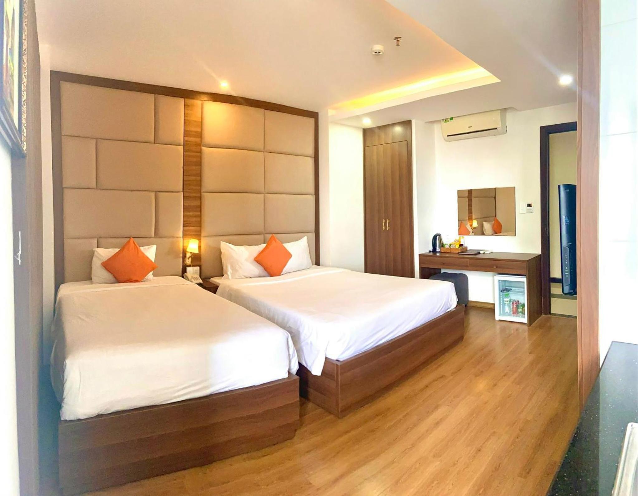Triple Room with Lake View