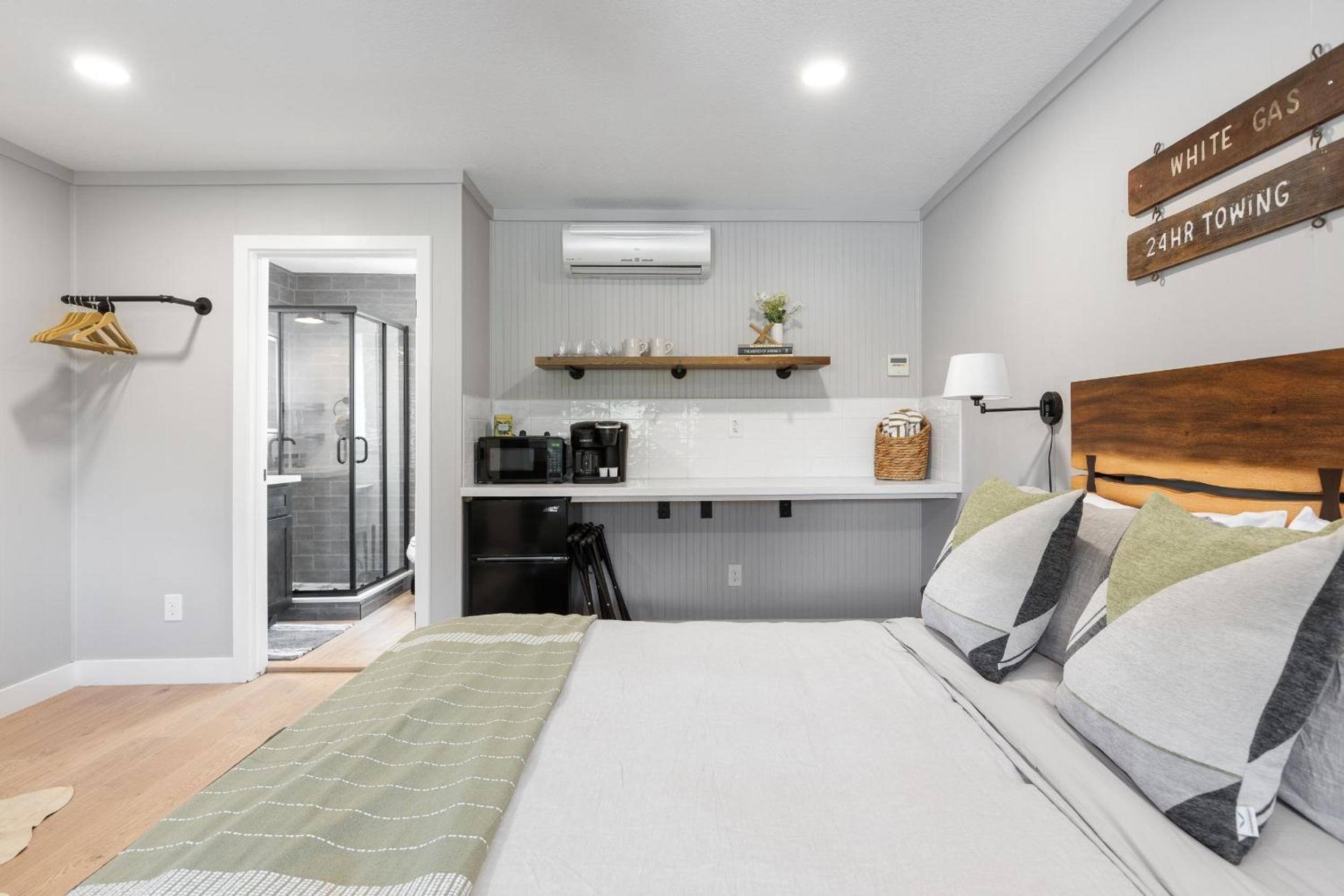 One-Bedroom Apartment - Photo 30