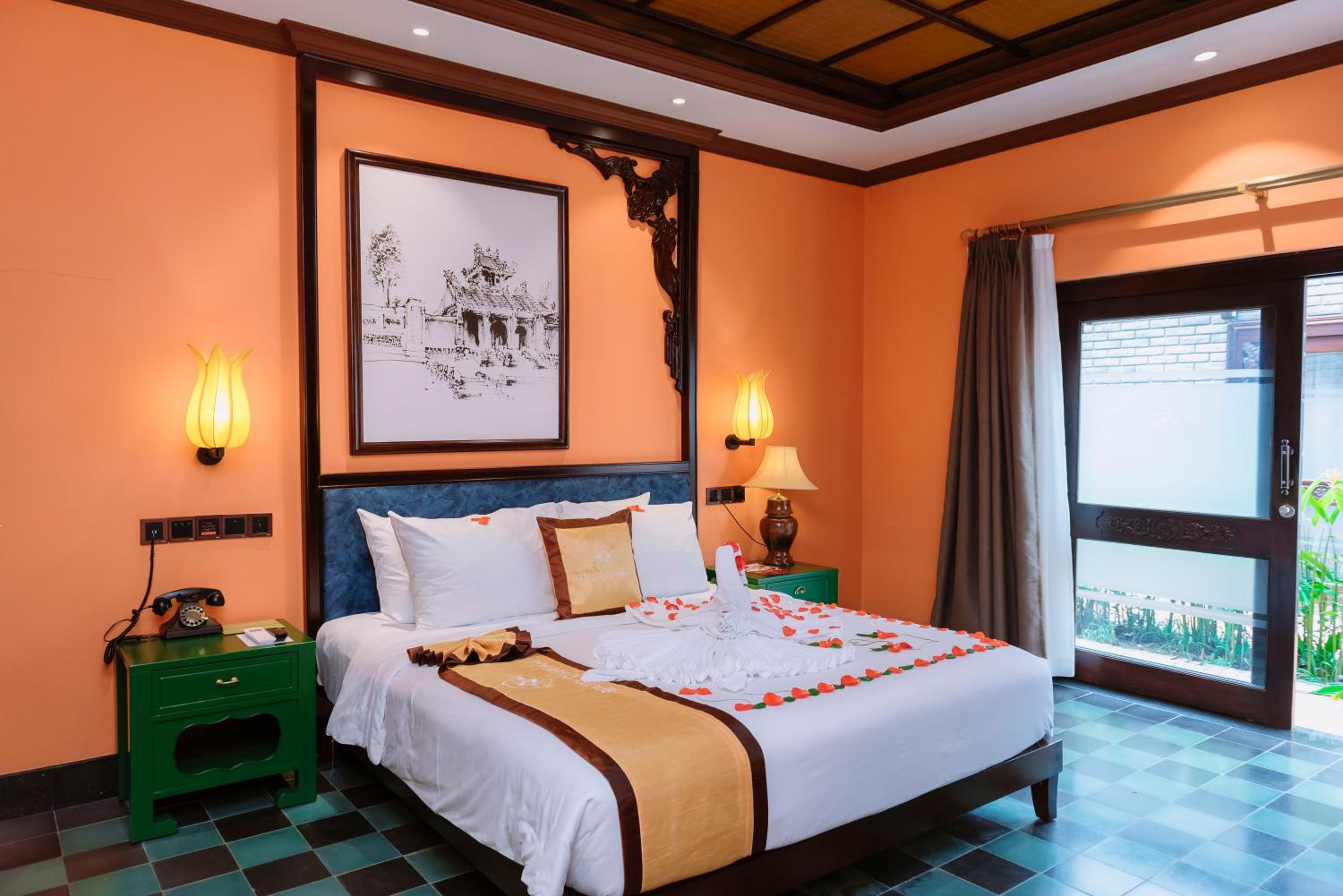 Deluxe King Room - Photo 7